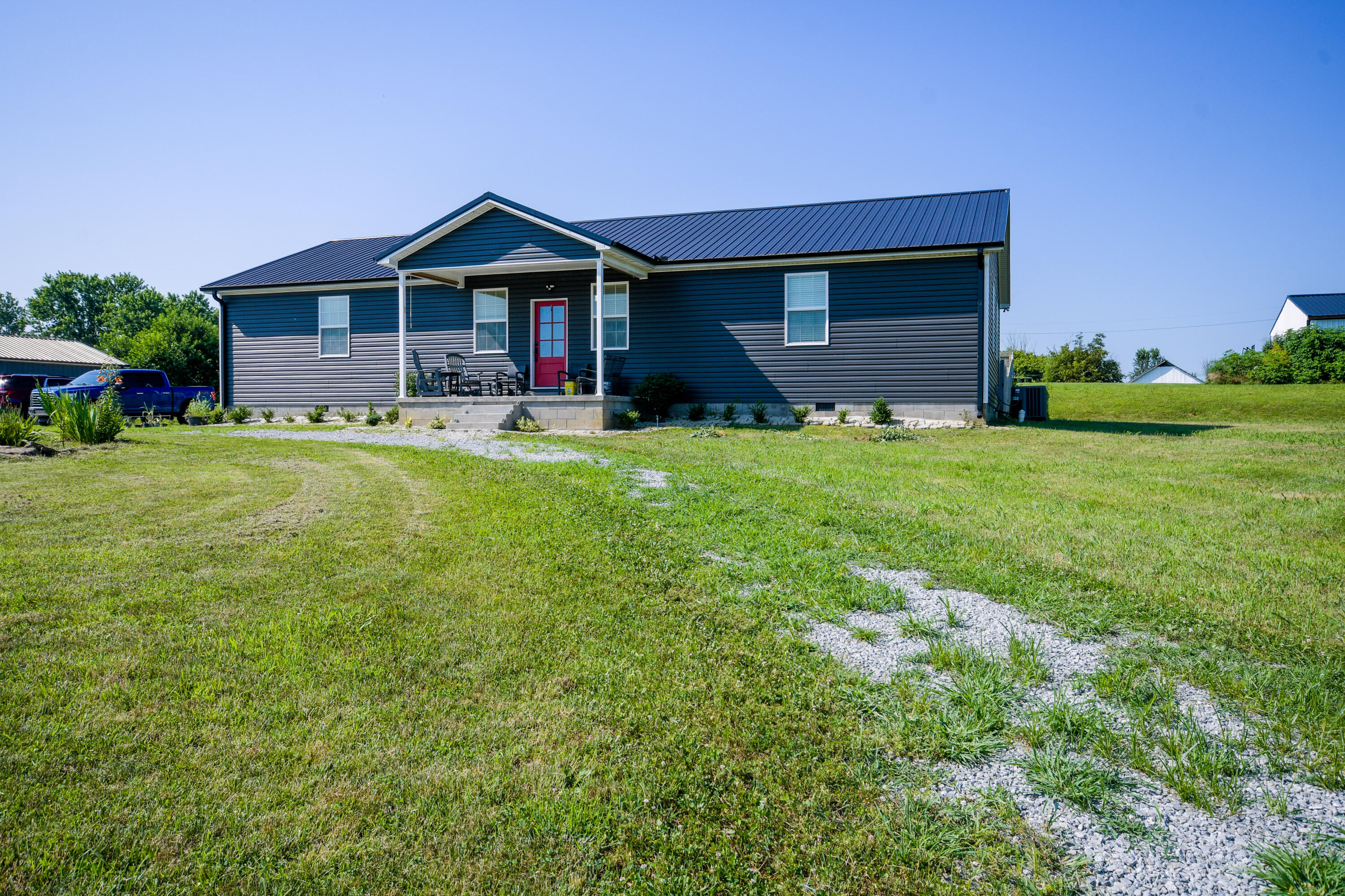 7674 Veterans Memorial Highway Property Photo 1