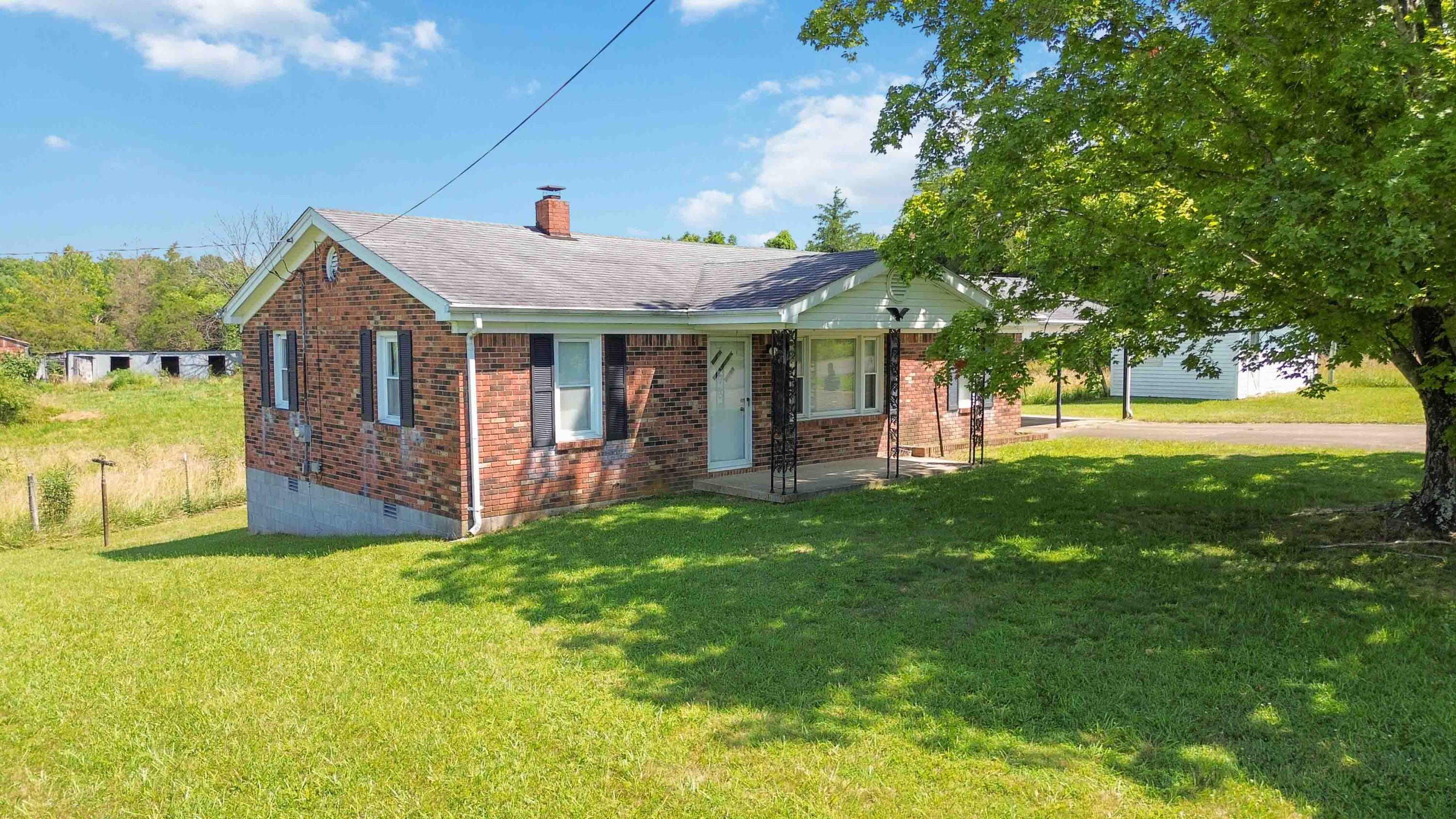 885a Deep Well Woods Road Property Photo 2