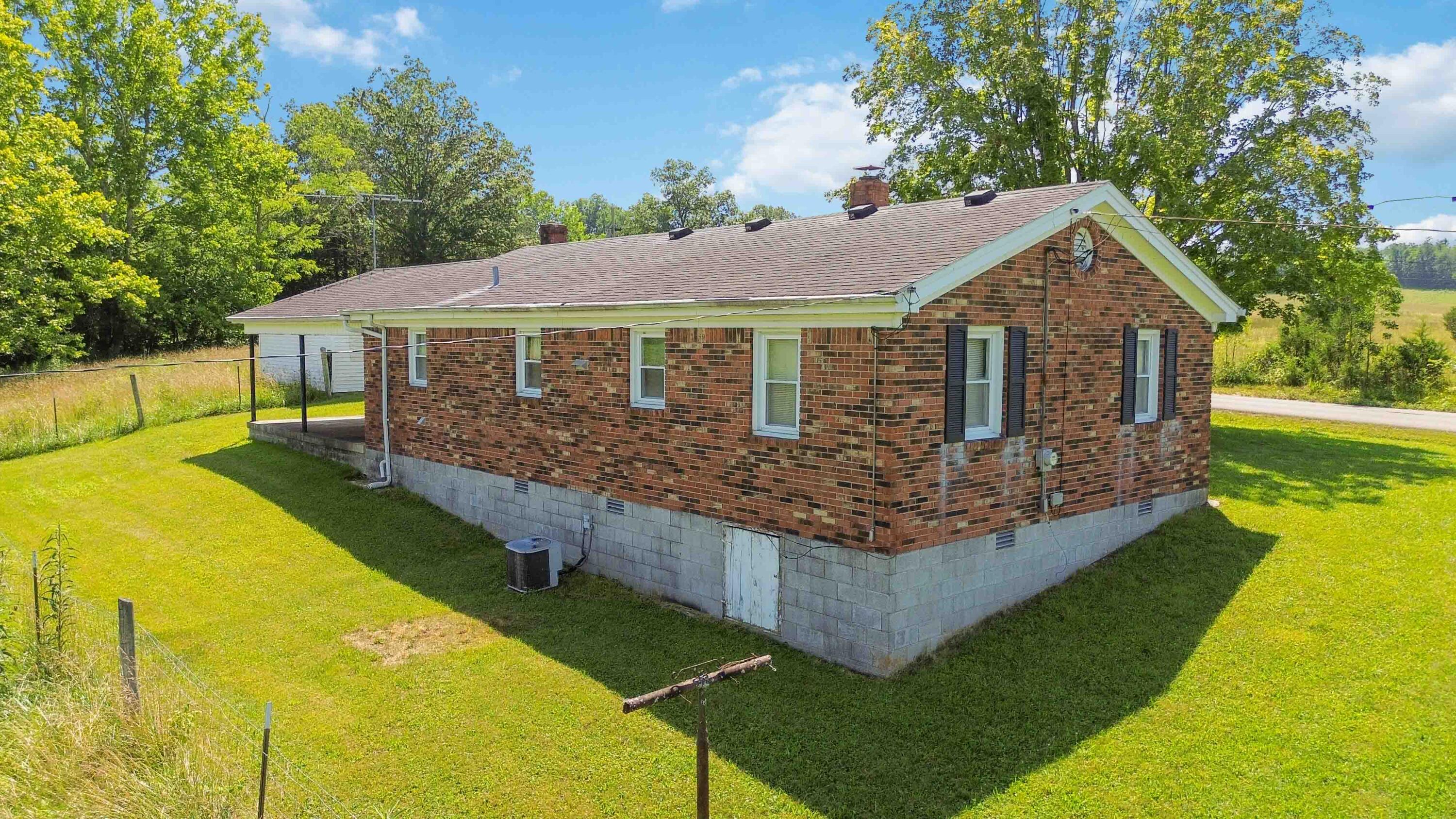 885a Deep Well Woods Road Property Photo 3