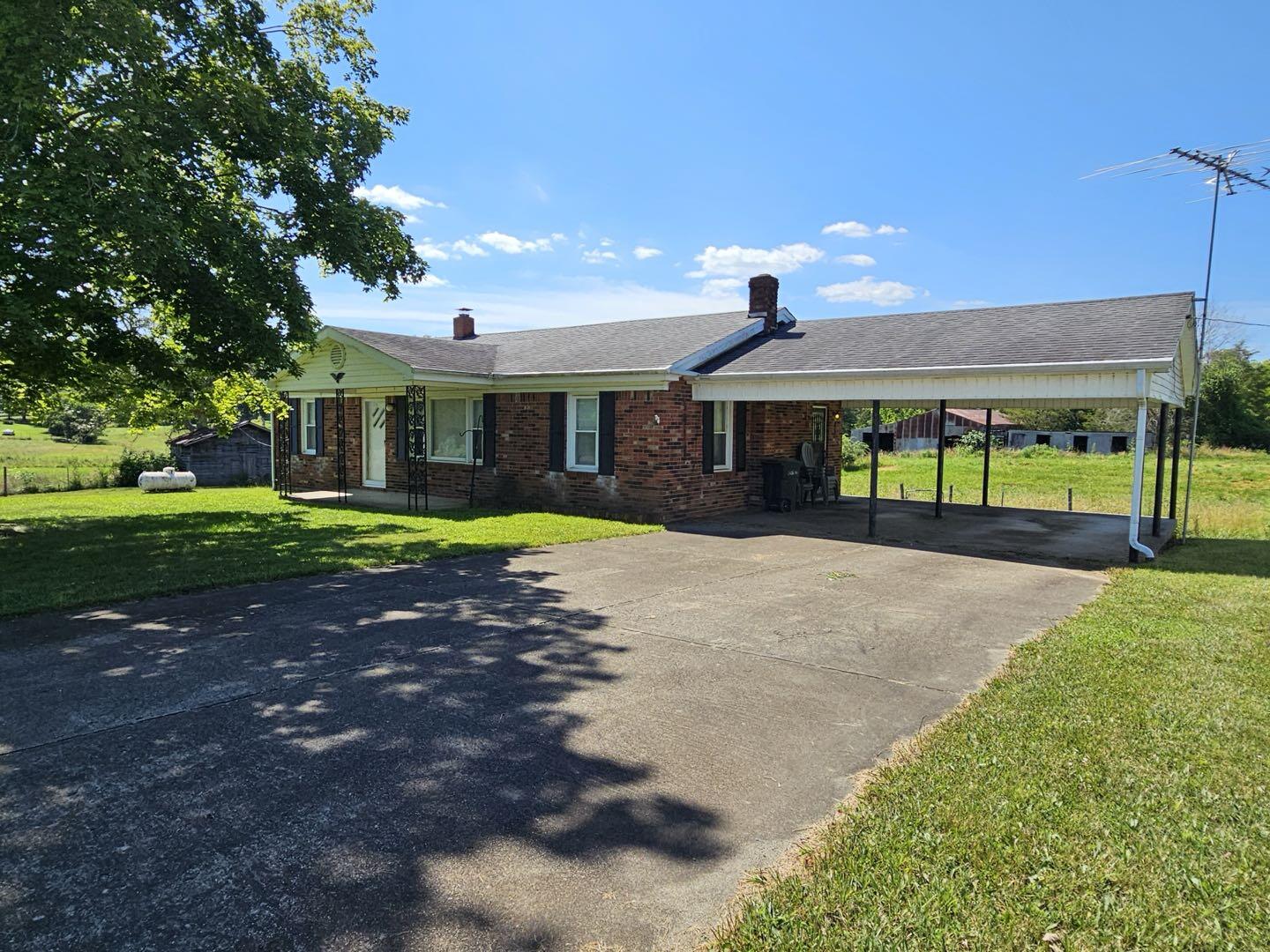 885a Deep Well Woods Road Property Photo 4