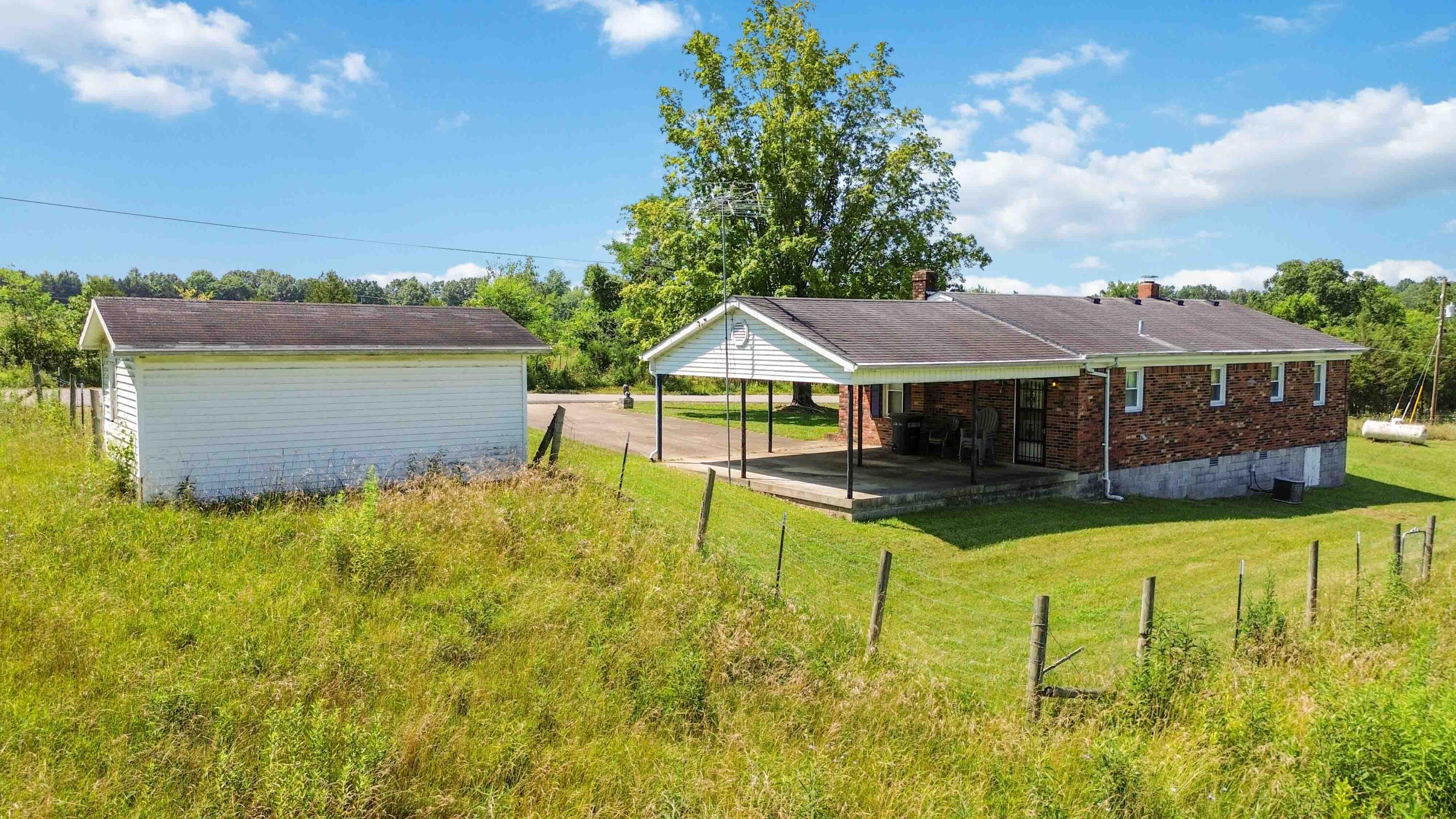 885a Deep Well Woods Road Property Photo 6
