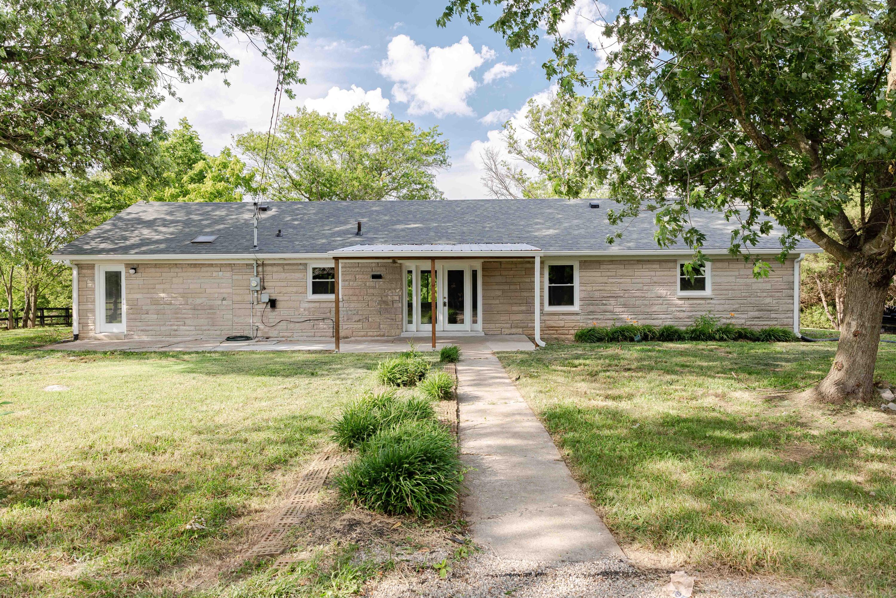 2450 Vince Road Property Photo 6