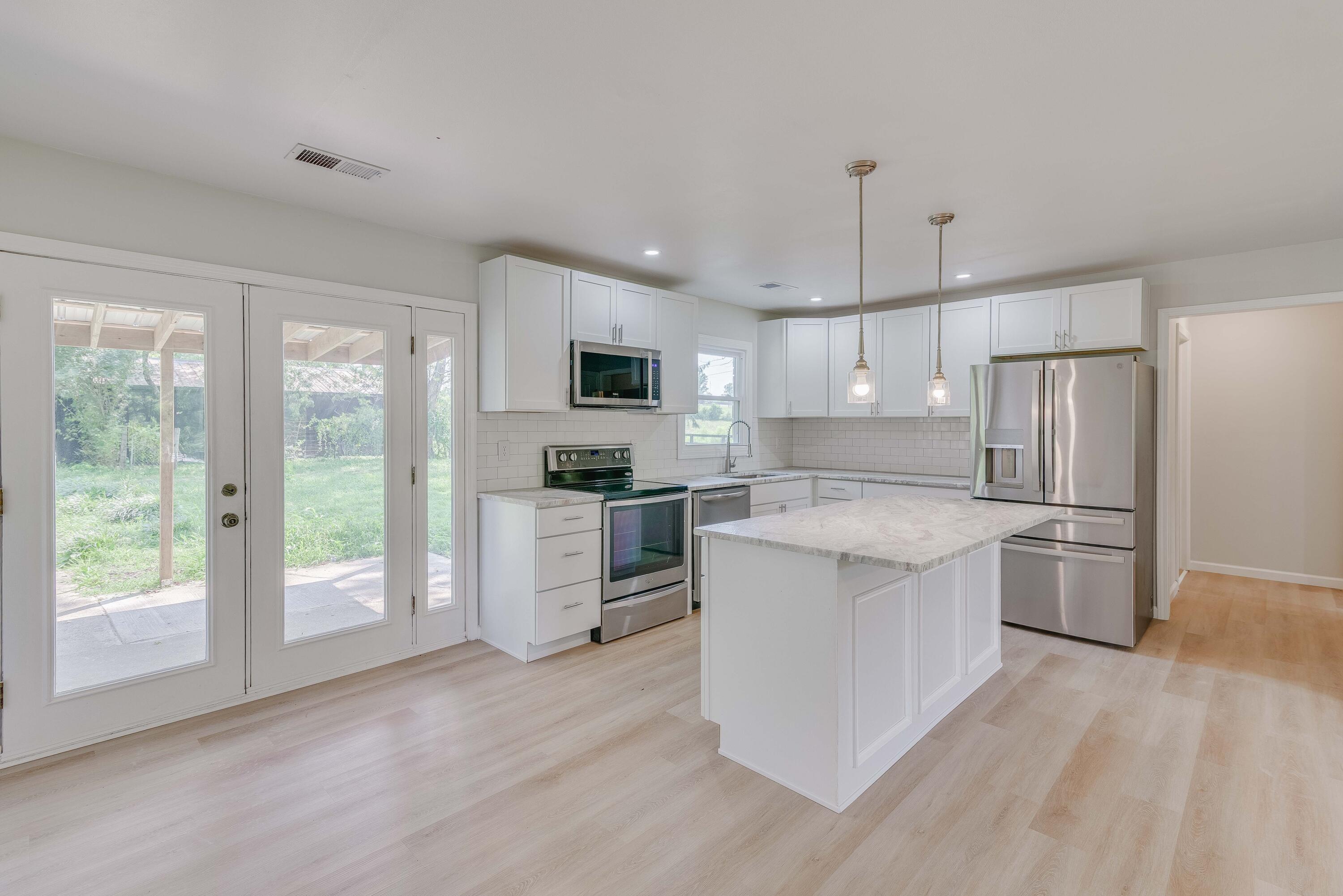 2450 Vince Road Property Photo 11