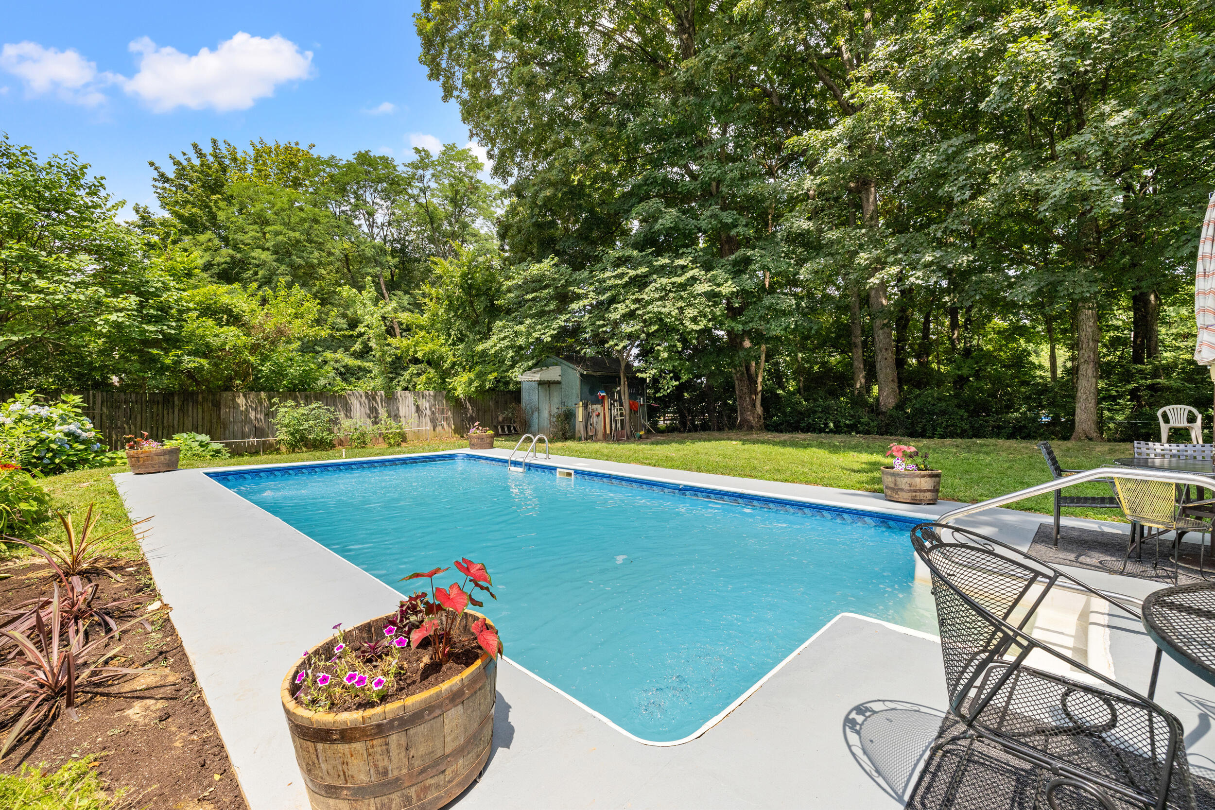 283 Bonnycastle Drive Property Photo 1
