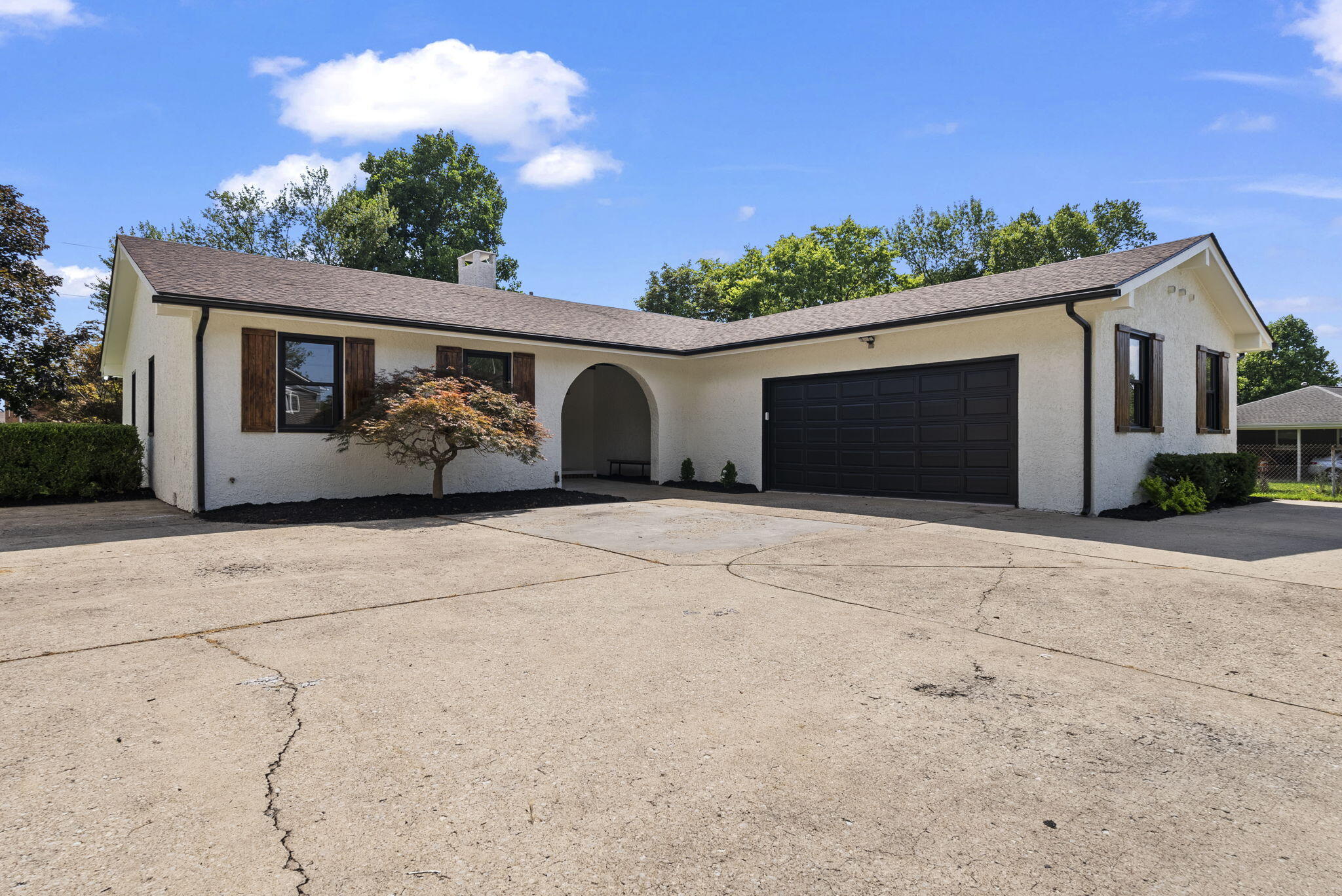 452 Pasadena Drive Property Photo 1
