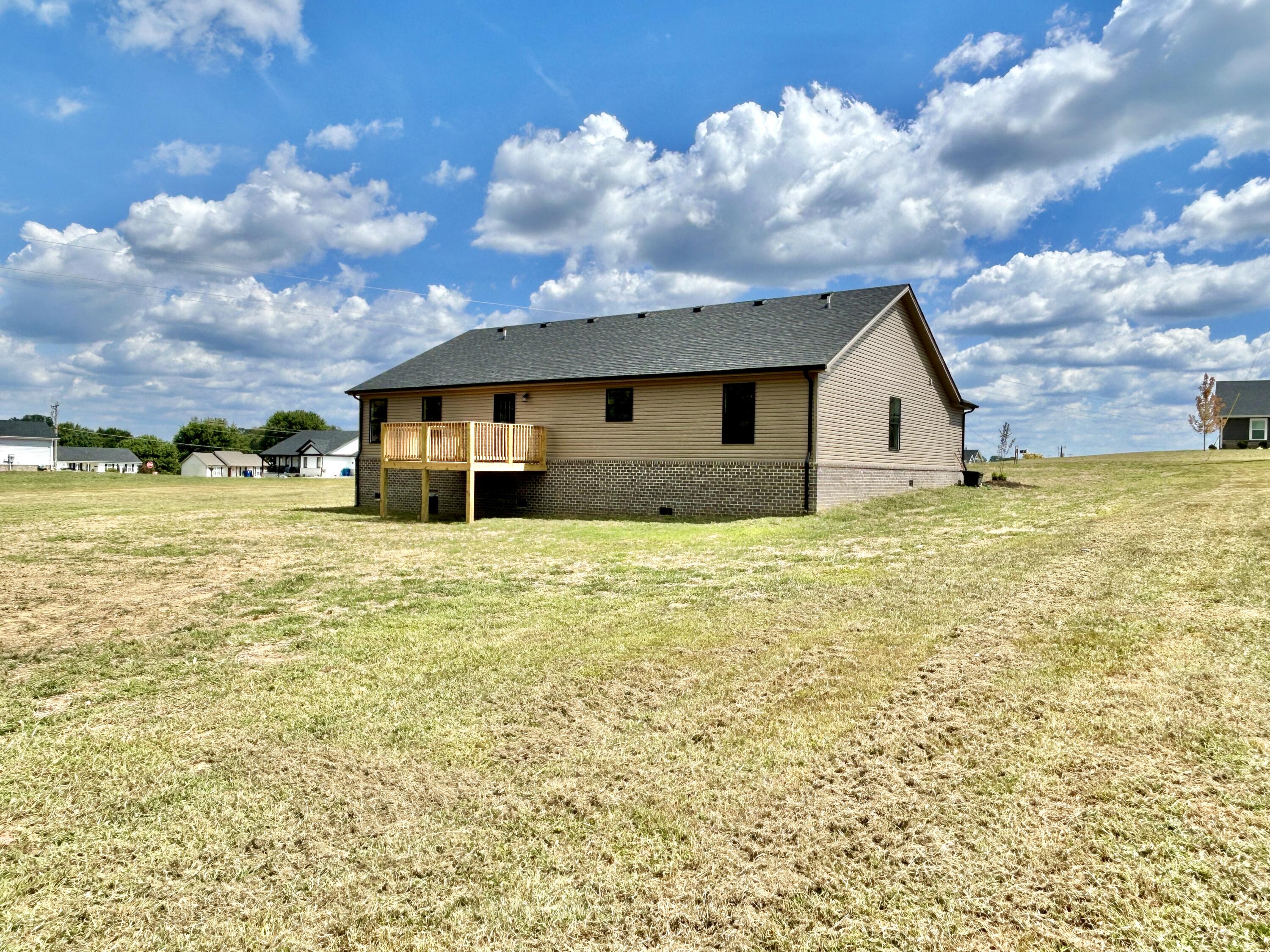 64 Lone Oak Drive Property Photo 6