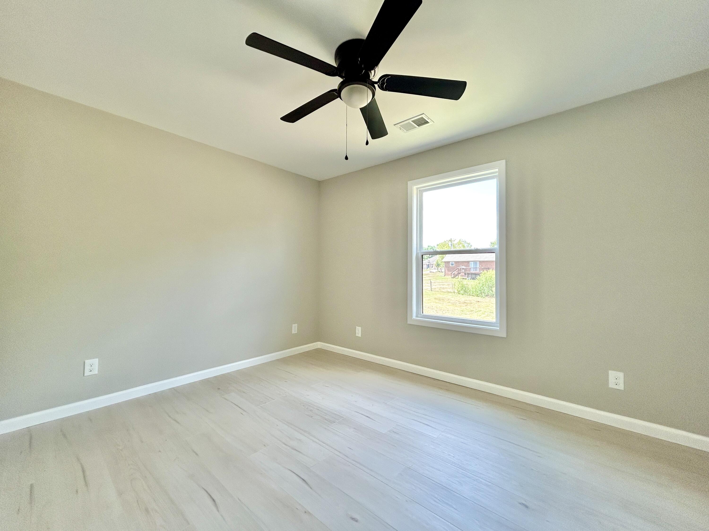 64 Lone Oak Drive Property Photo 33