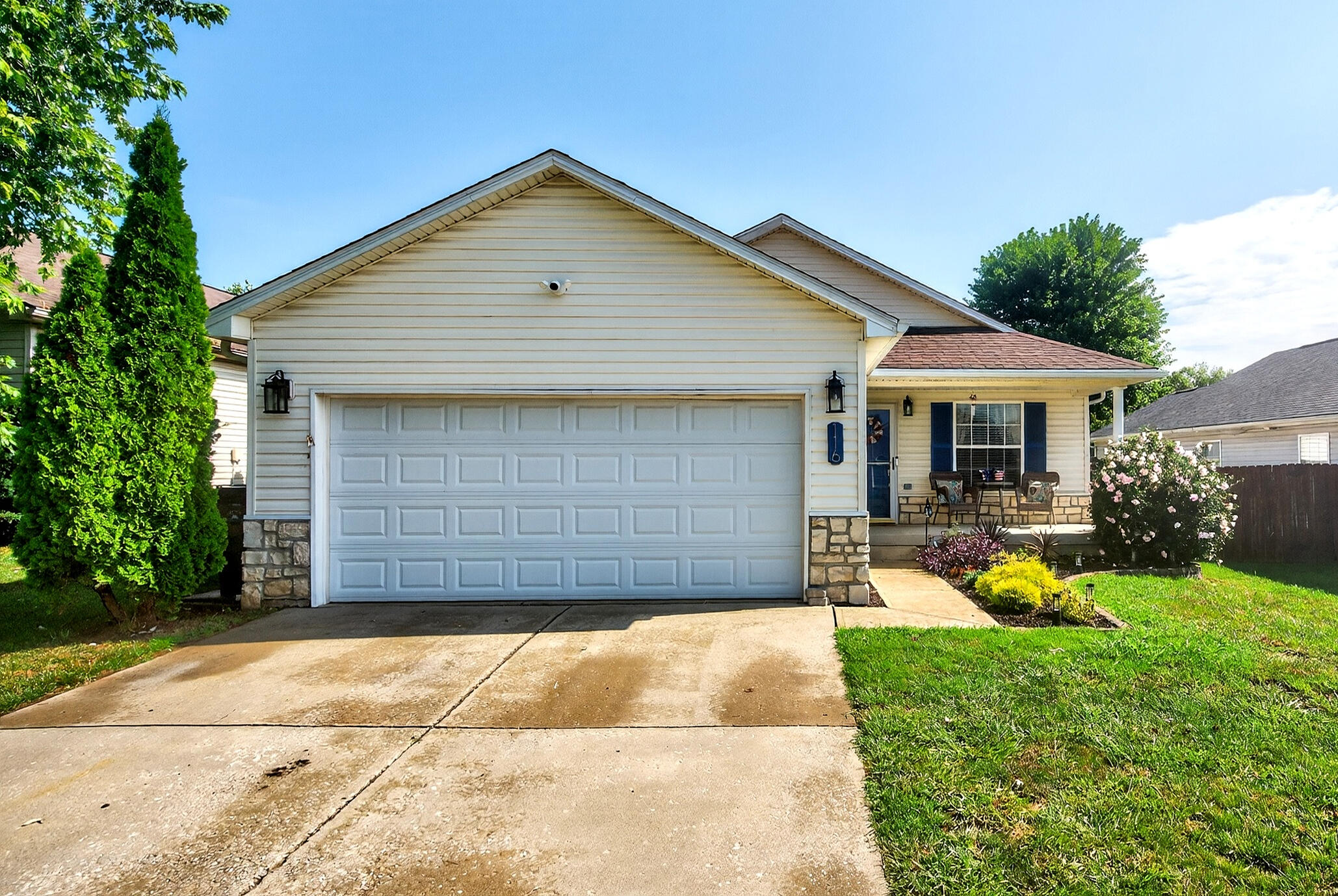 116 Serena Way Property Photo 1
