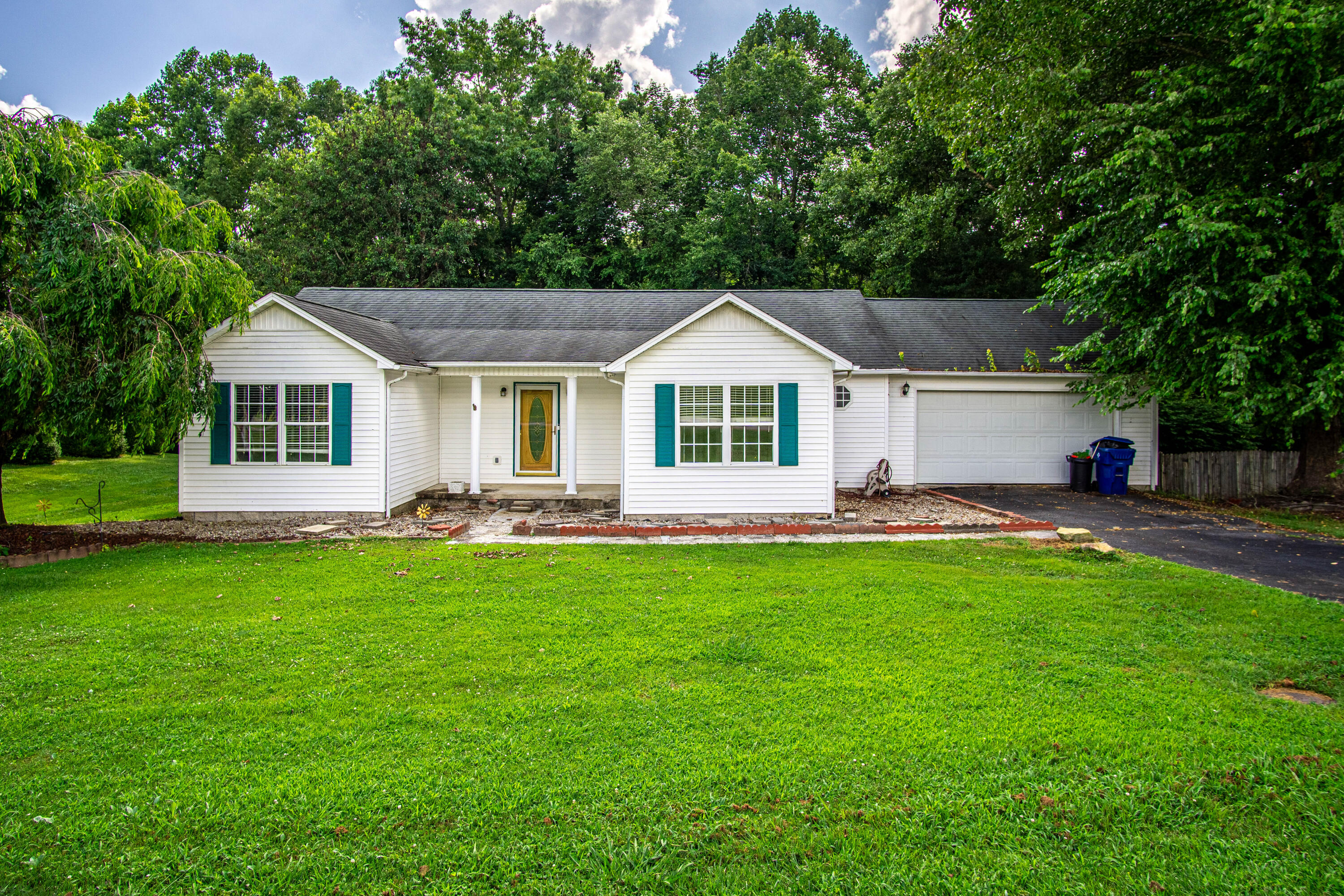 3012 River Side Springs Drive Property Photo 1