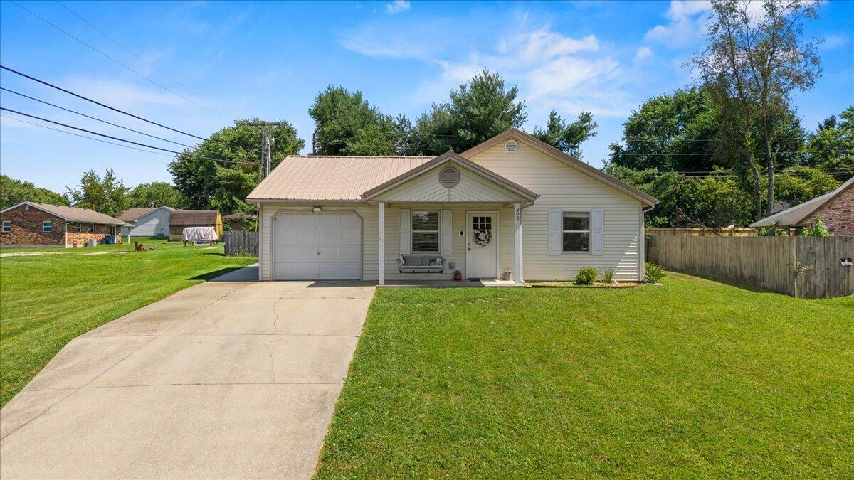 302 Oak Grove Lane Property Photo 1