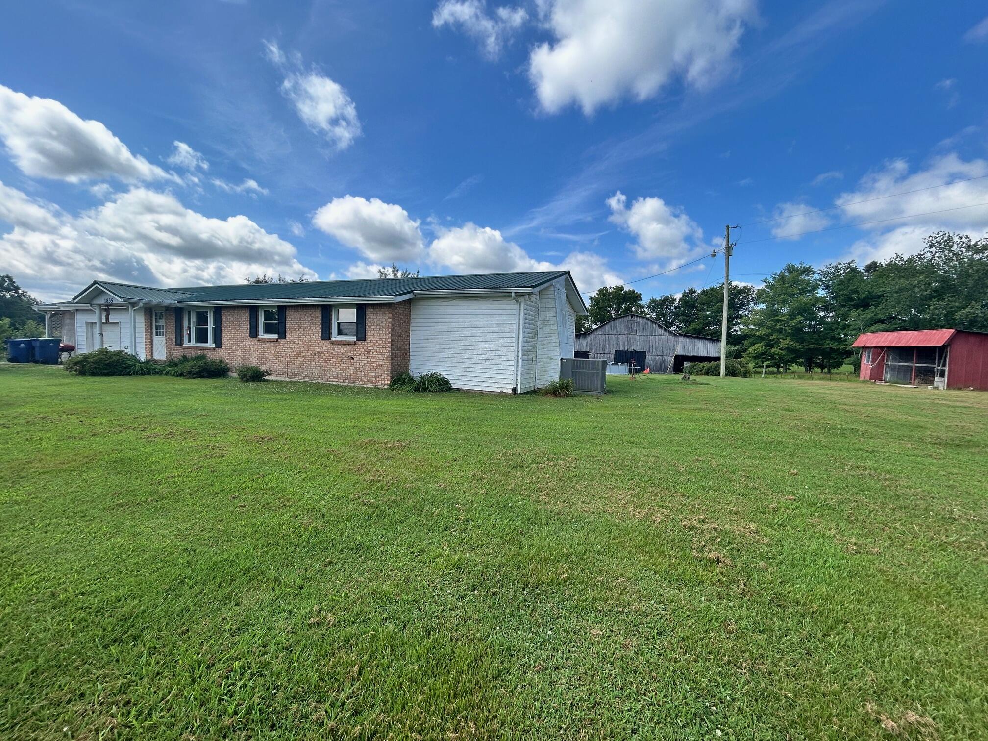 1835 Charles Elgin Road Property Photo 1