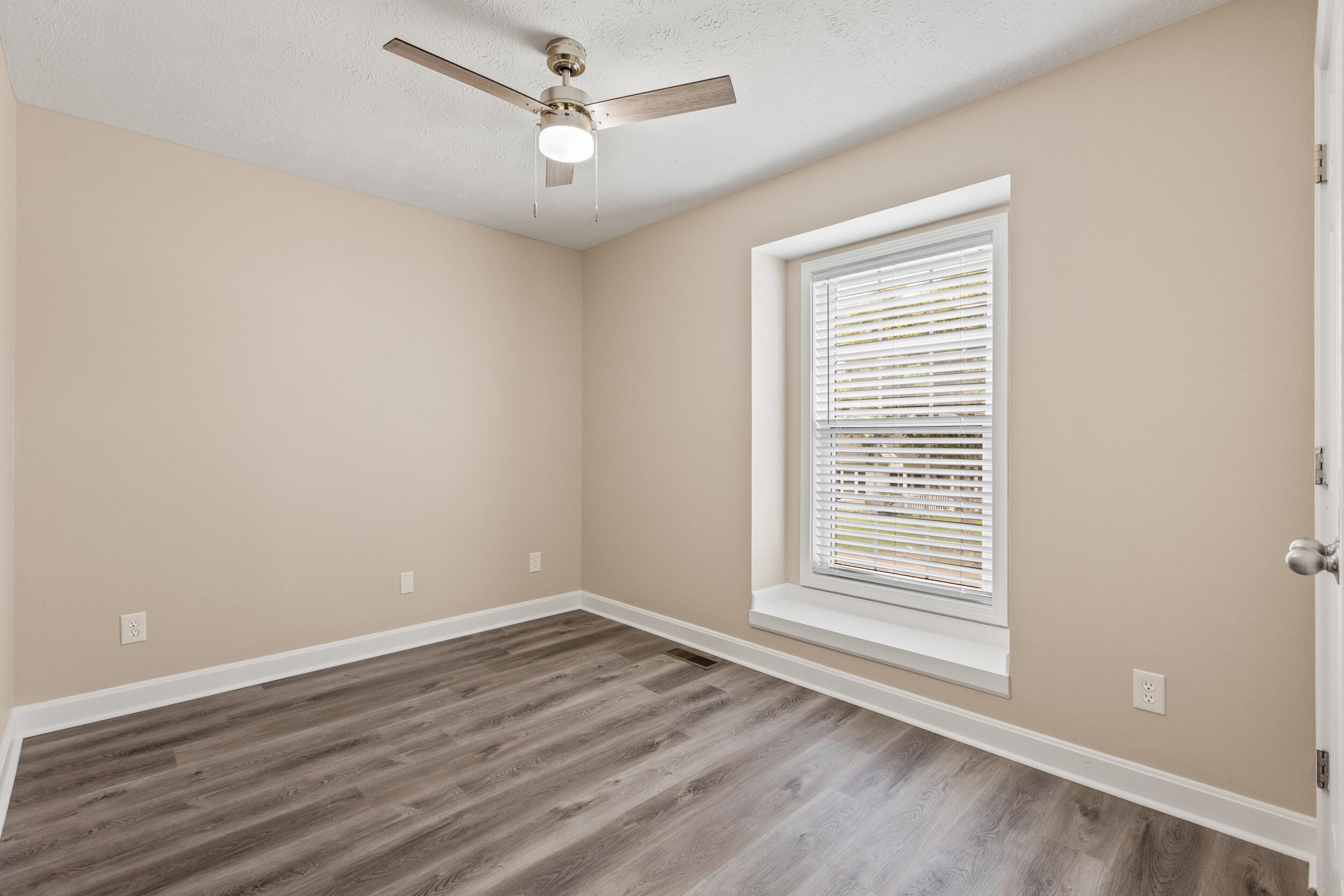 3405 Oak Point Court Property Photo 15