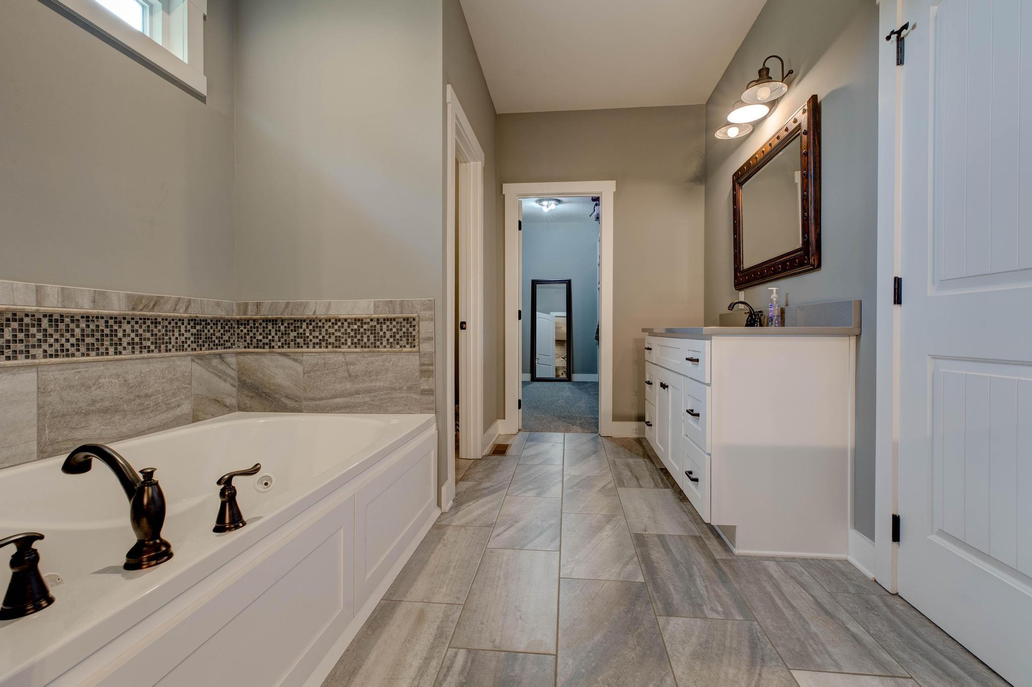433 Fairholme Way Property Photo 25