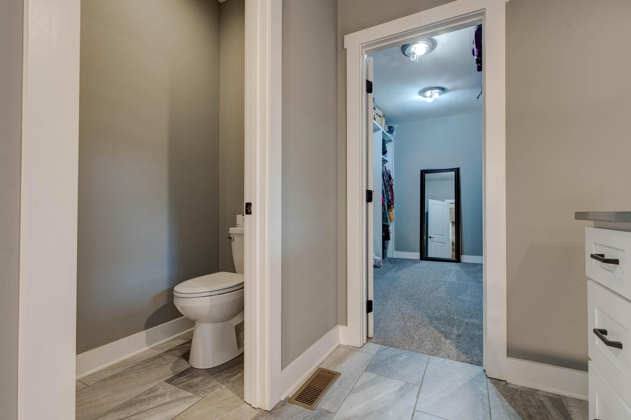 433 Fairholme Way Property Photo 26