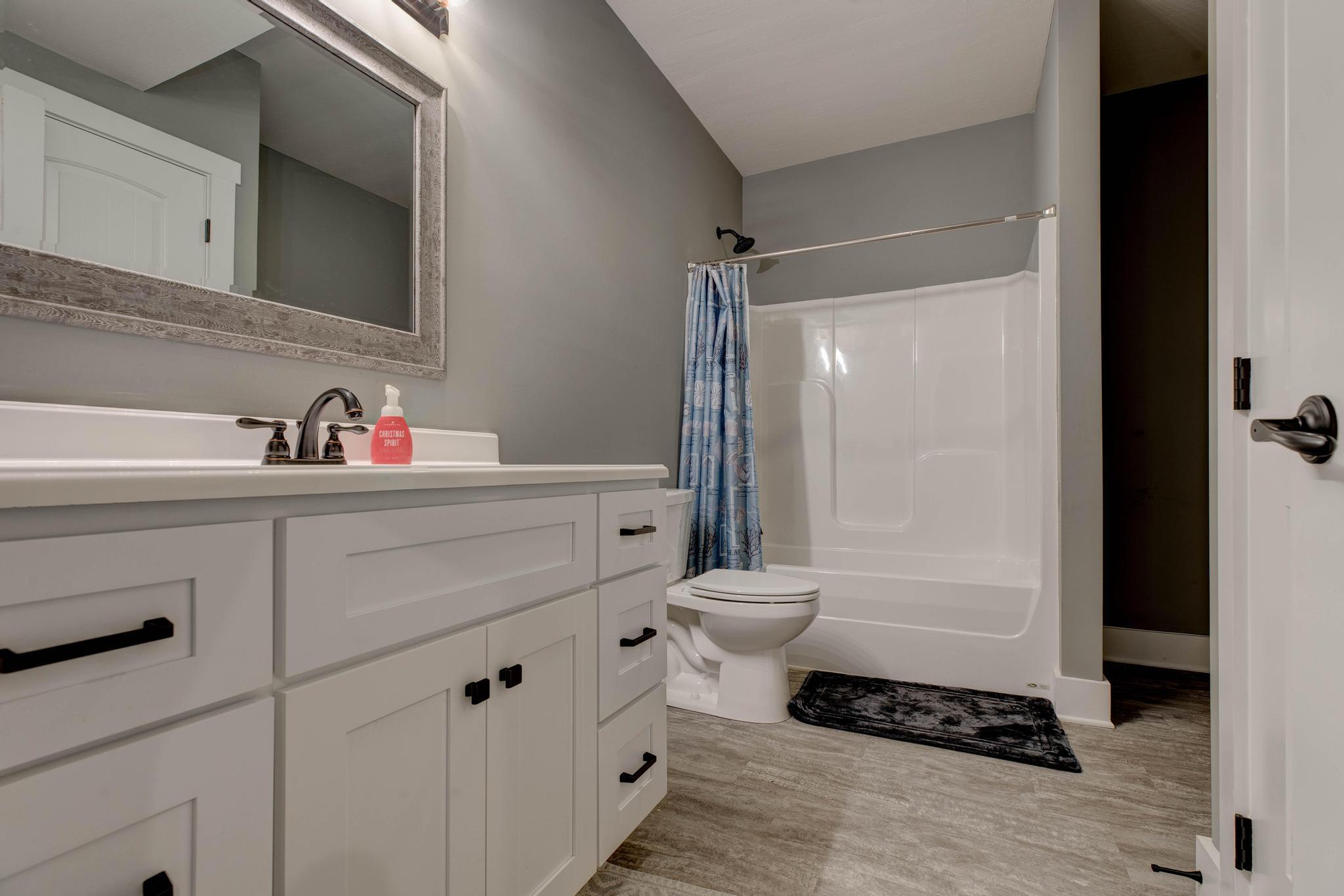 433 Fairholme Way Property Photo 29