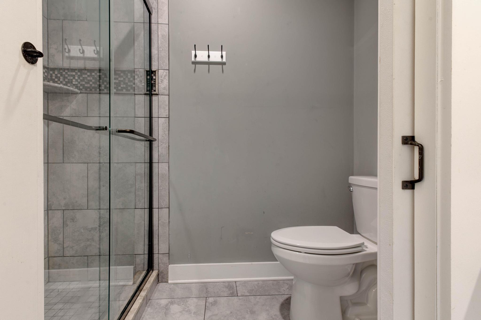 433 Fairholme Way Property Photo 32