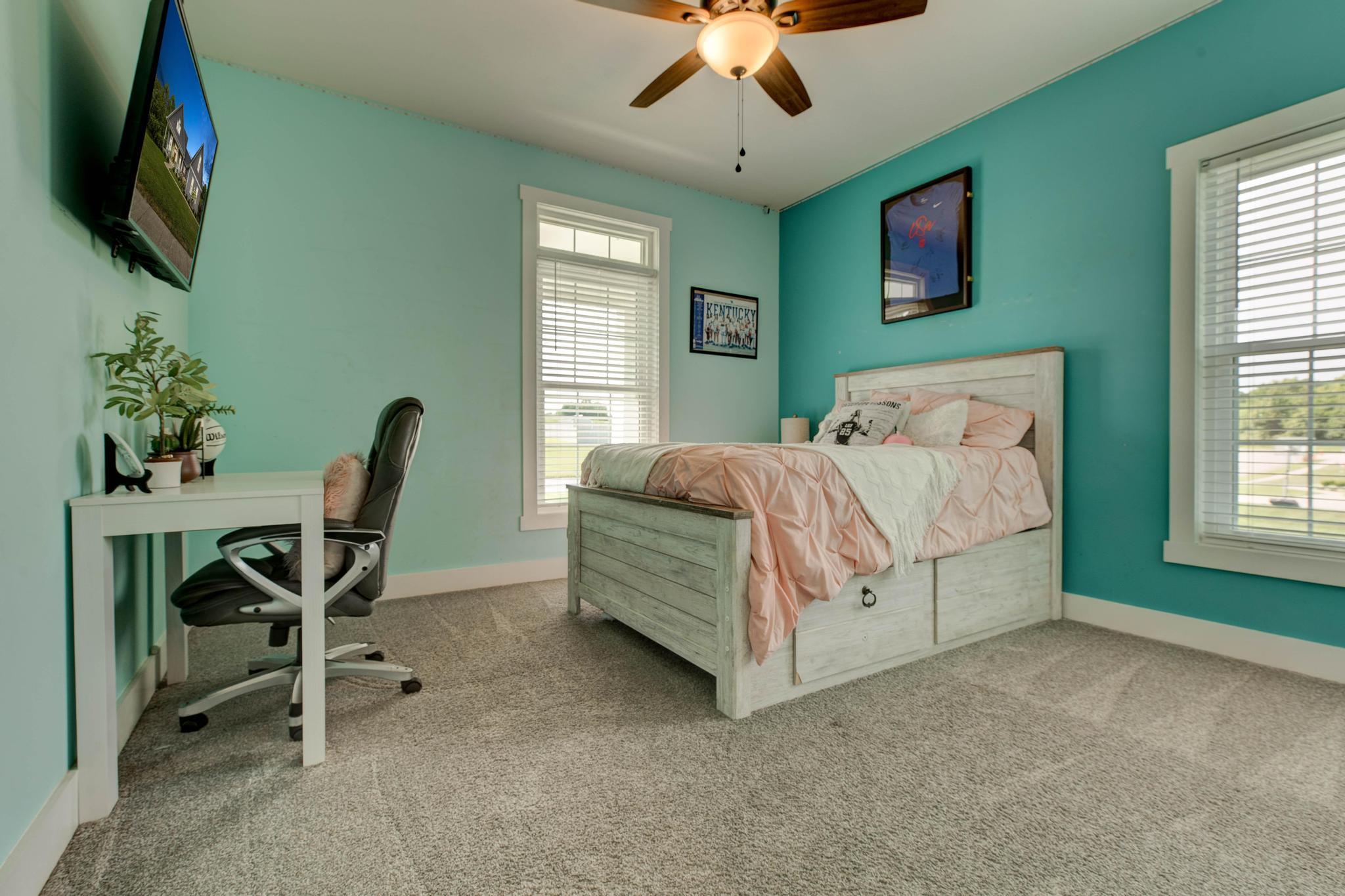 433 Fairholme Way Property Photo 33