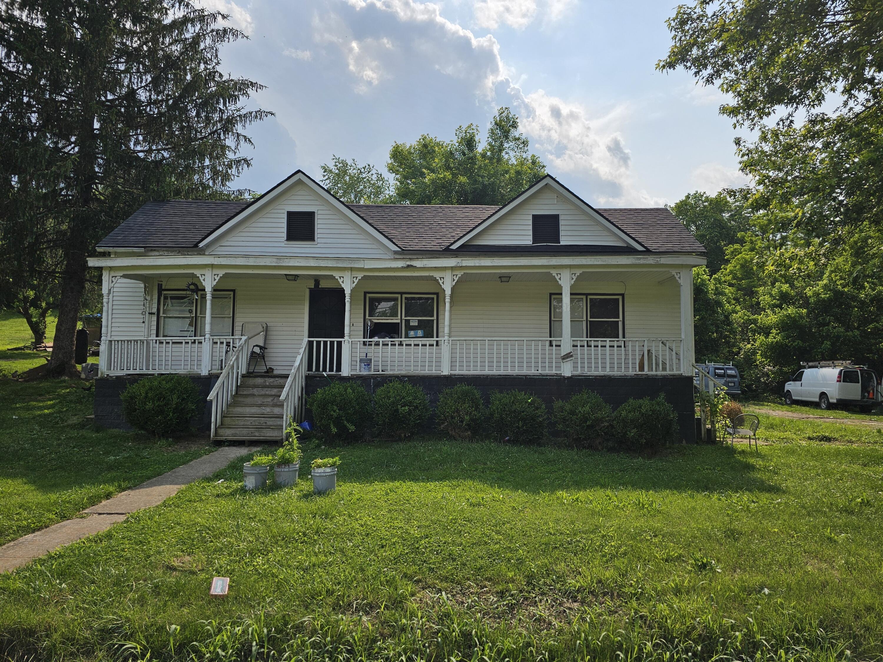 2919 Tates Creek Road Property Photo 1