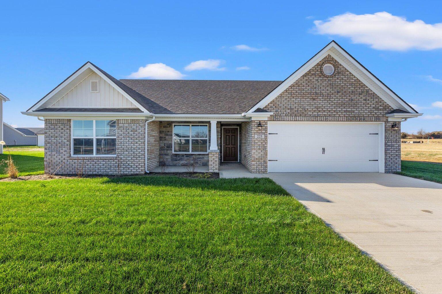 105 Tyler Way Property Photo 1