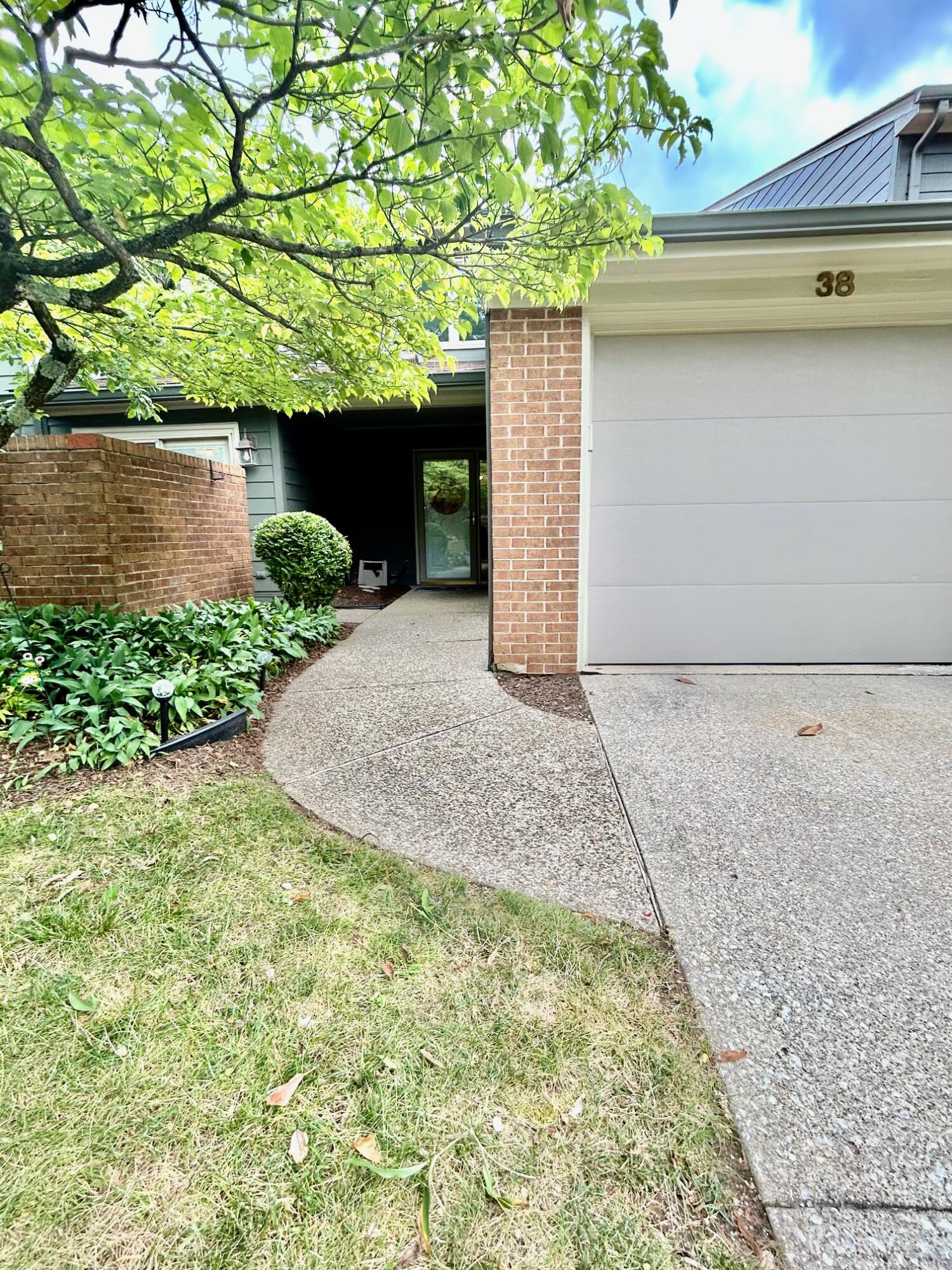 2140 Fort Harrods Drive Property Photo 1