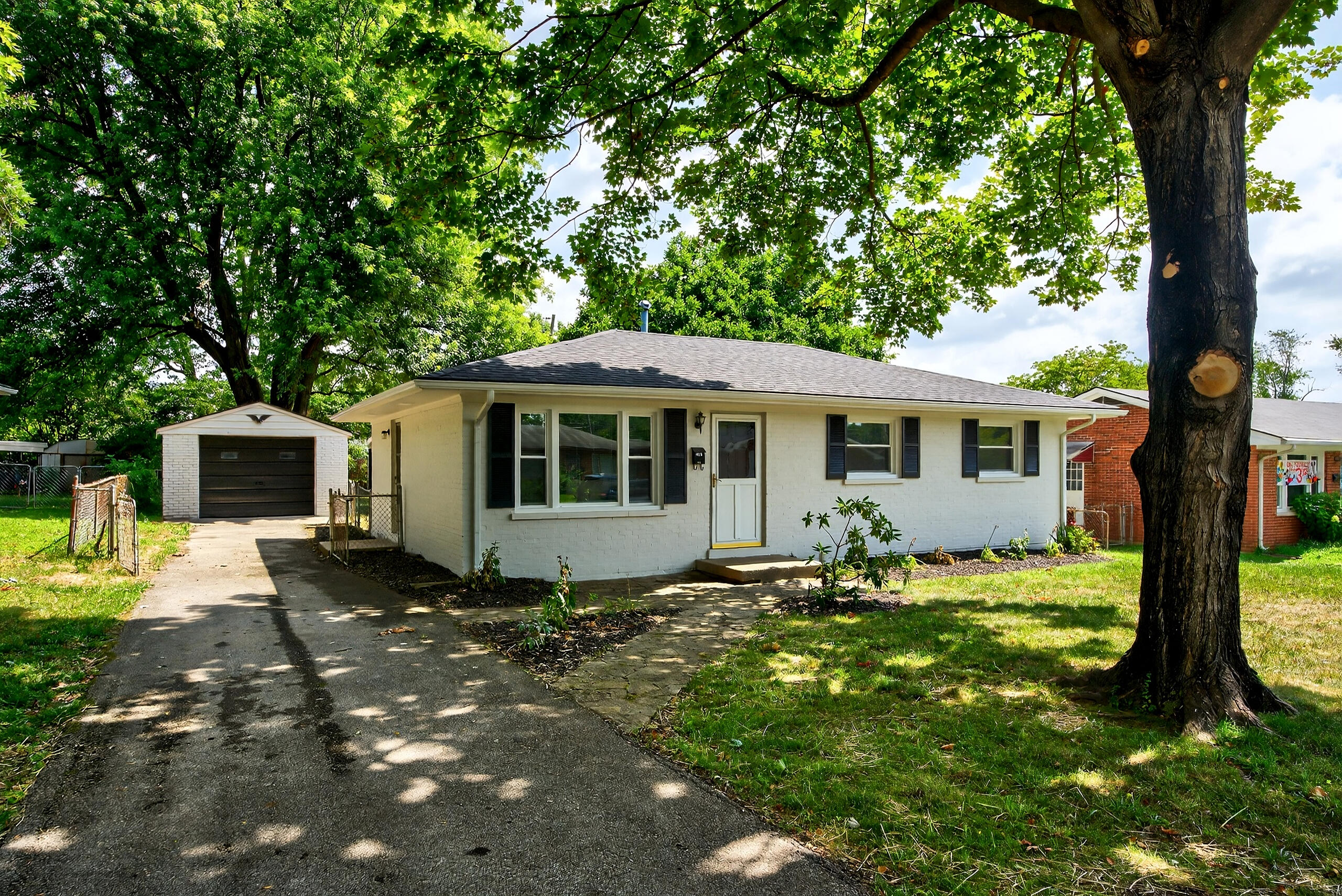 415 Greenlawn Court Property Photo 1