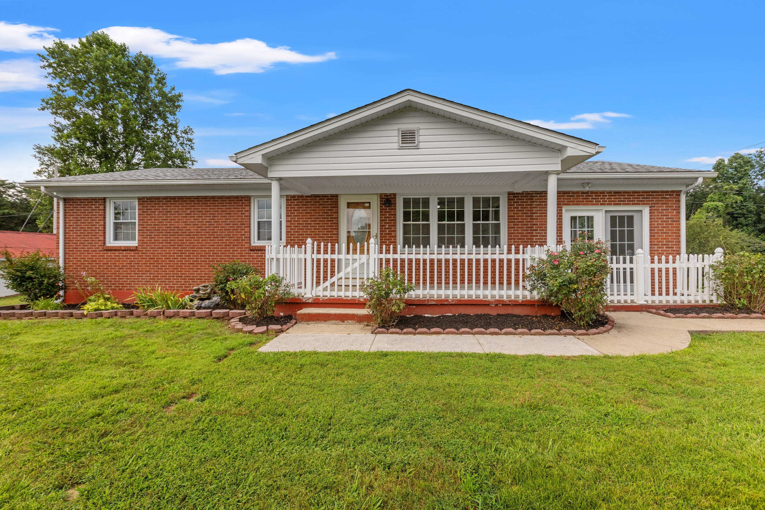 98 Edwards Road Property Photo 1