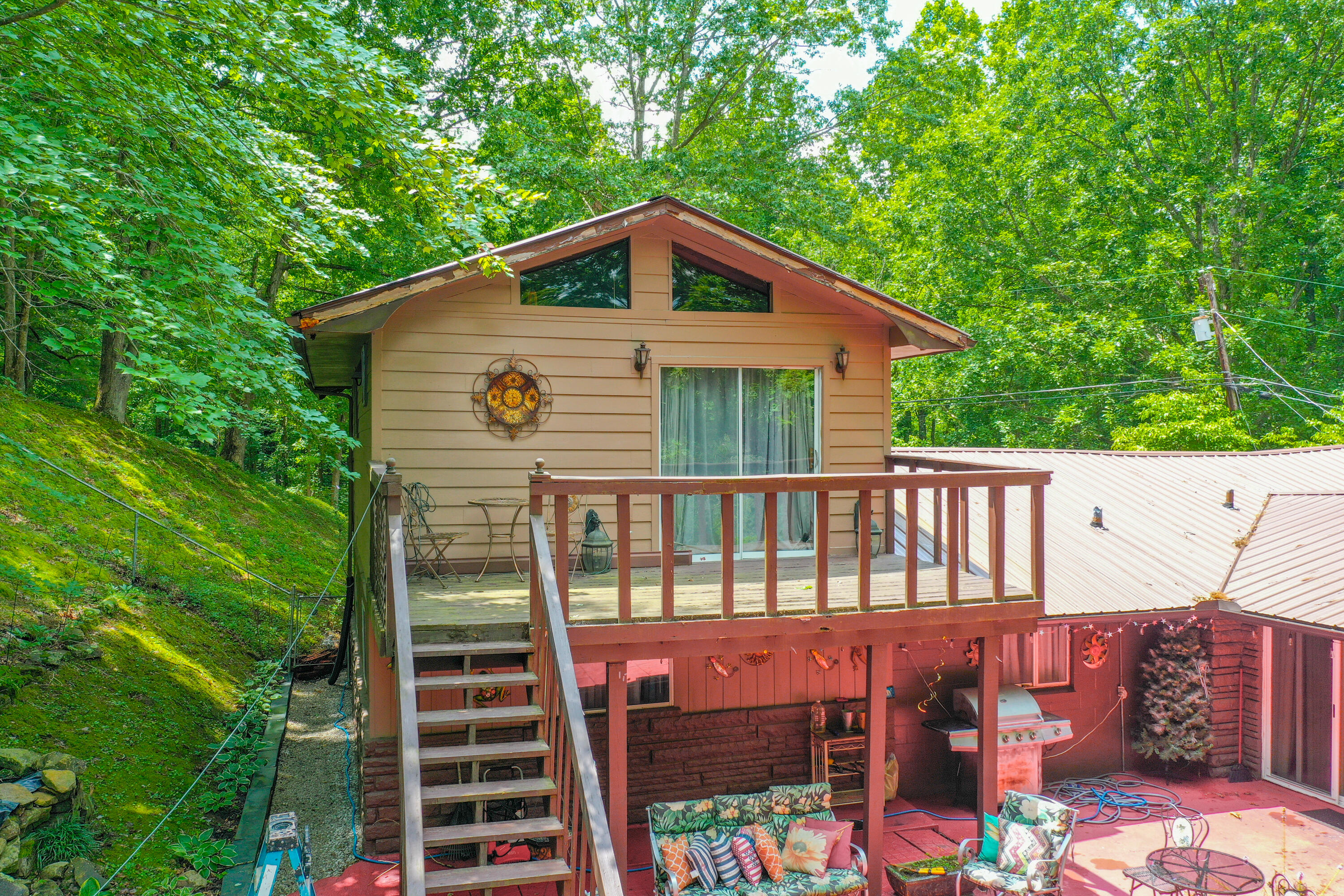 902 E 9th Street Property Photo 57