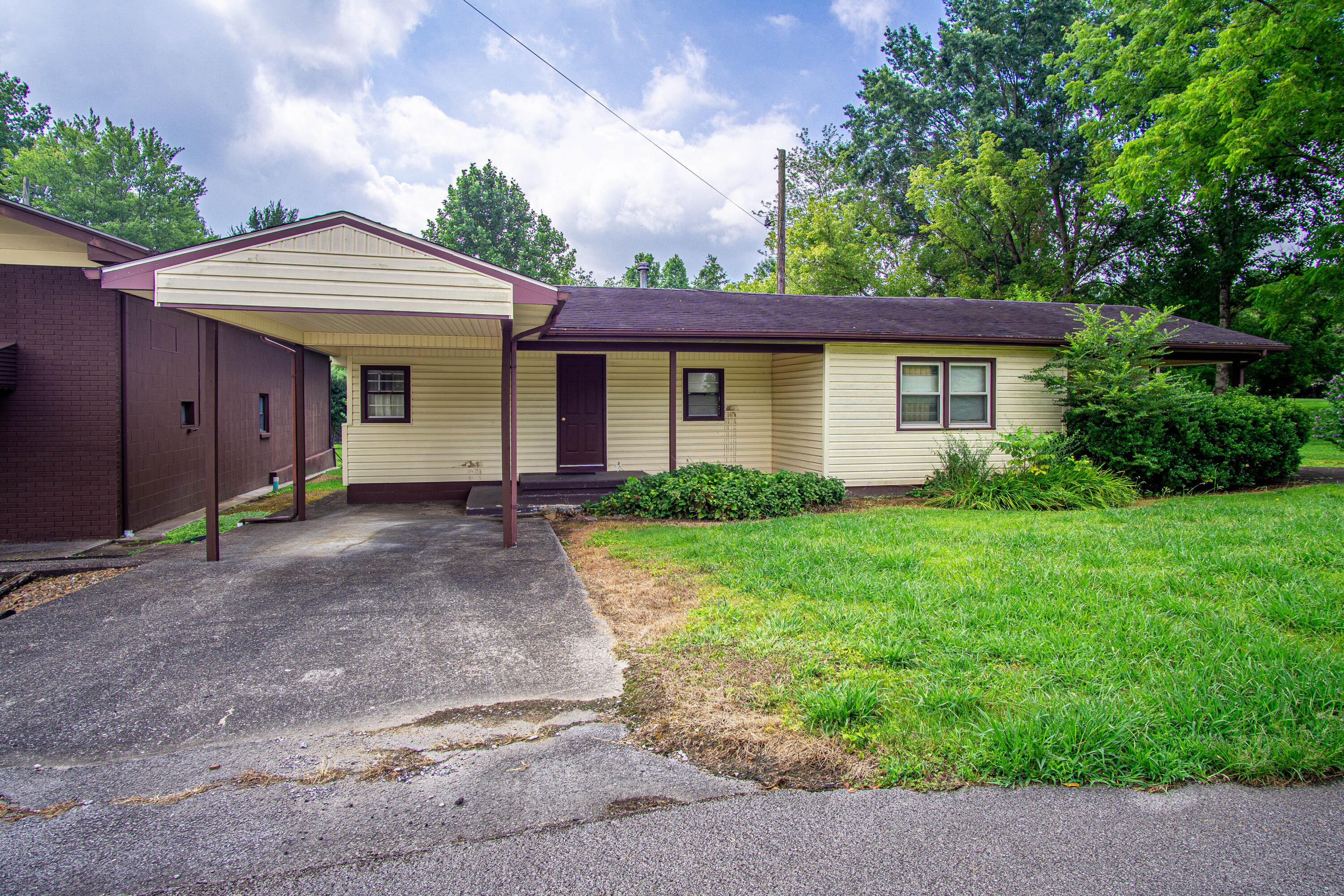 86 East Wyrick Street Property Photo 1