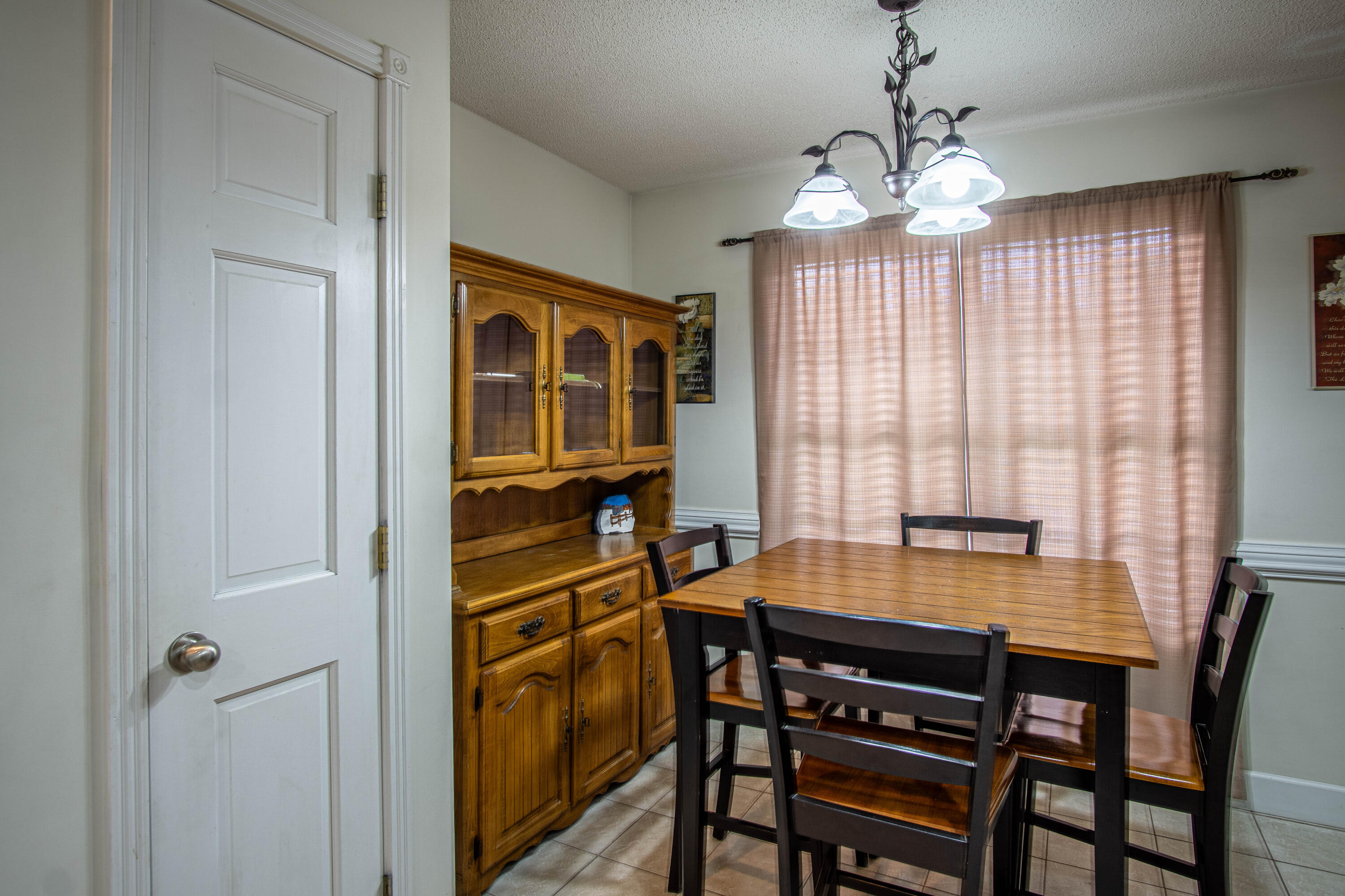 3003 Sunset Drive Property Photo 9