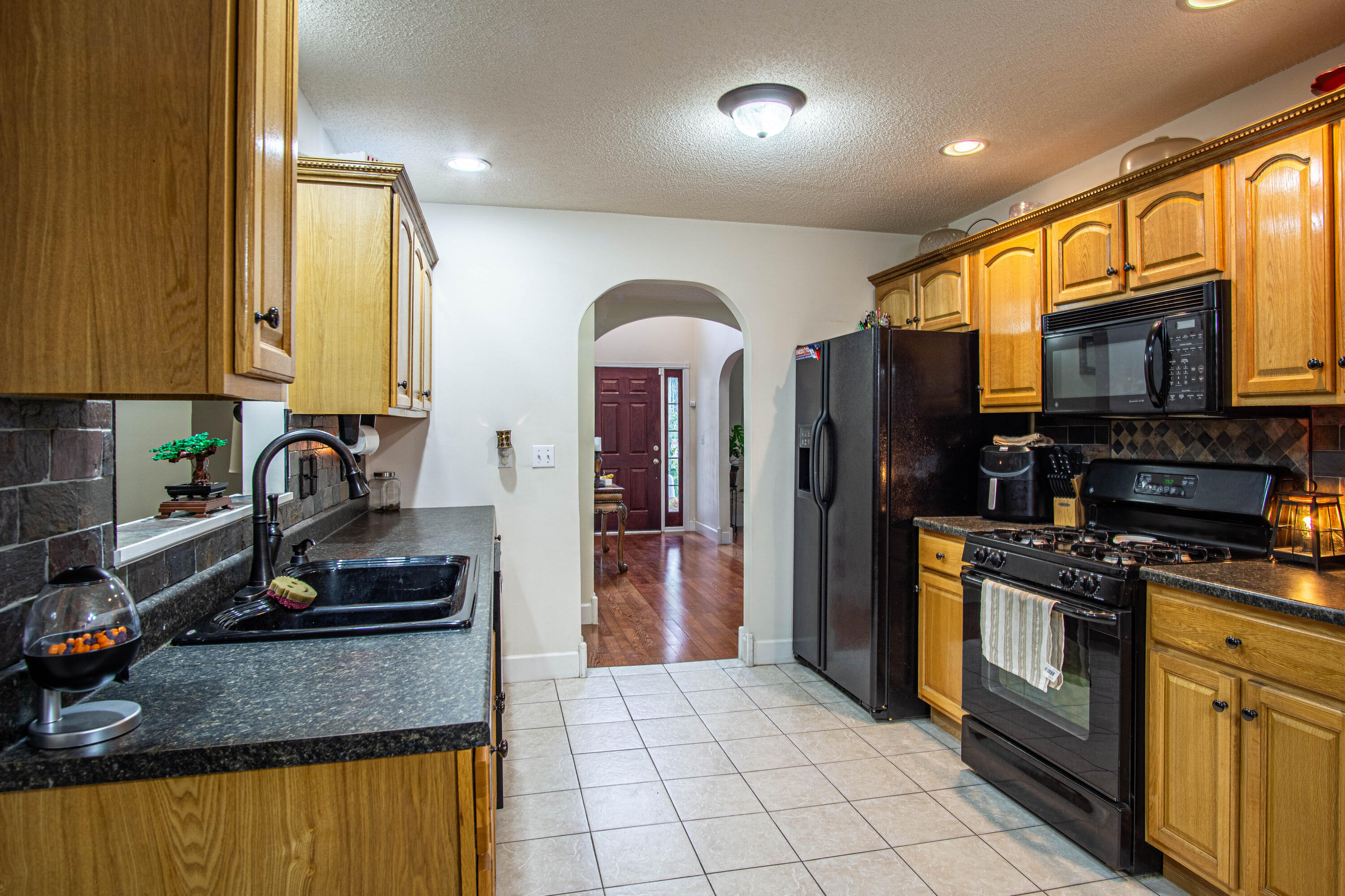3003 Sunset Drive Property Photo 10