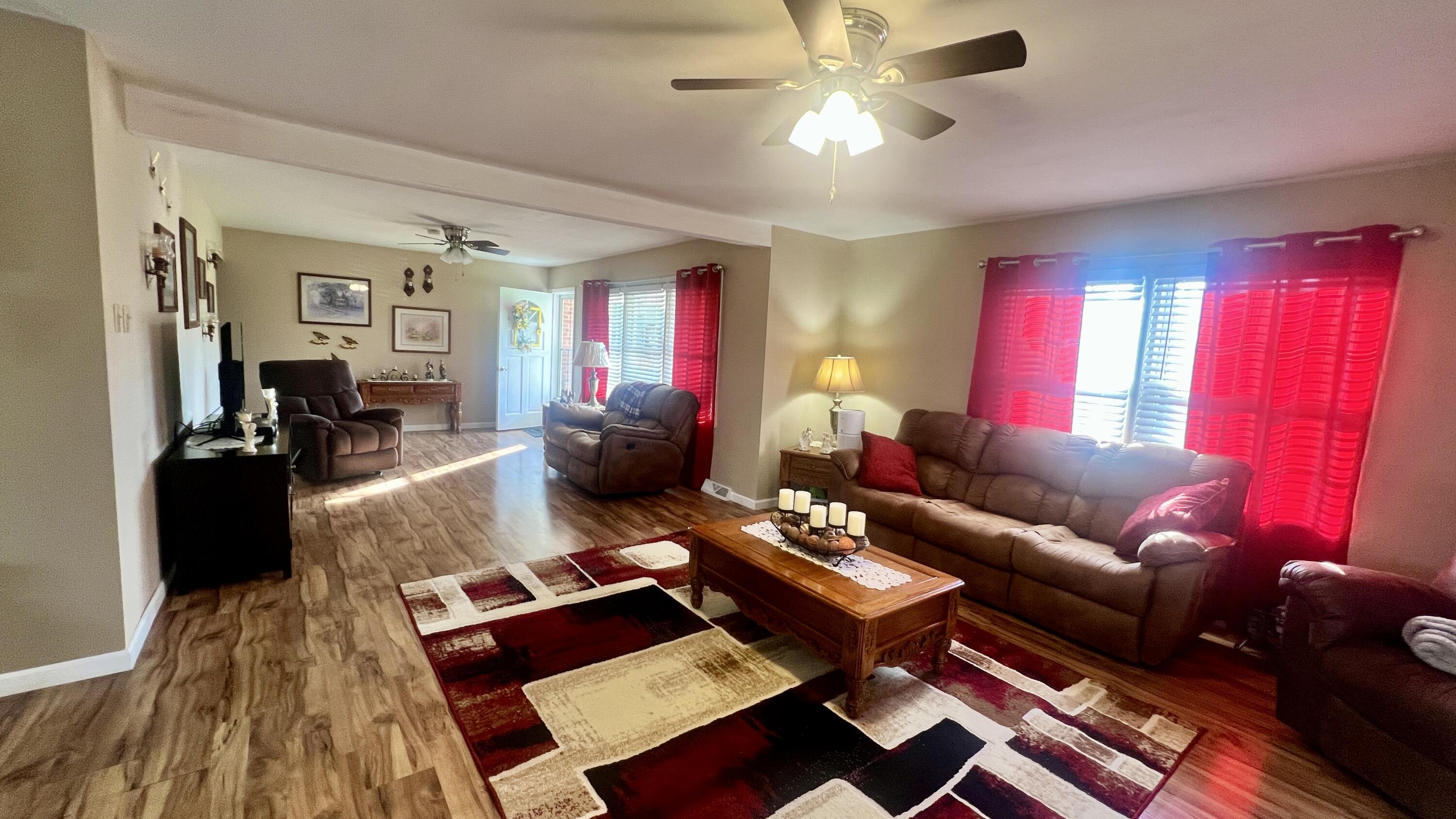 372 Southland Drive Property Photo 4
