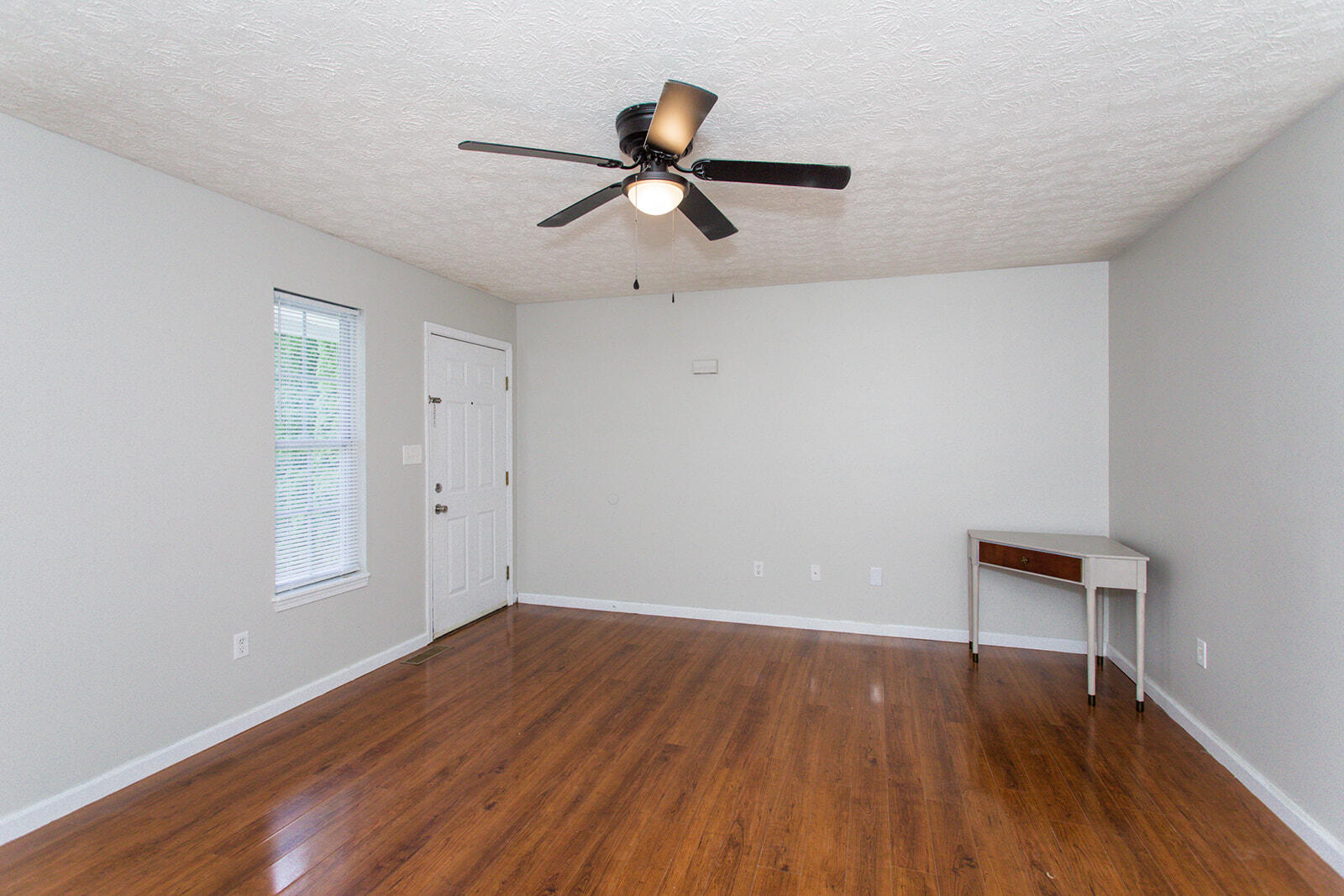271 April Way Property Photo 9
