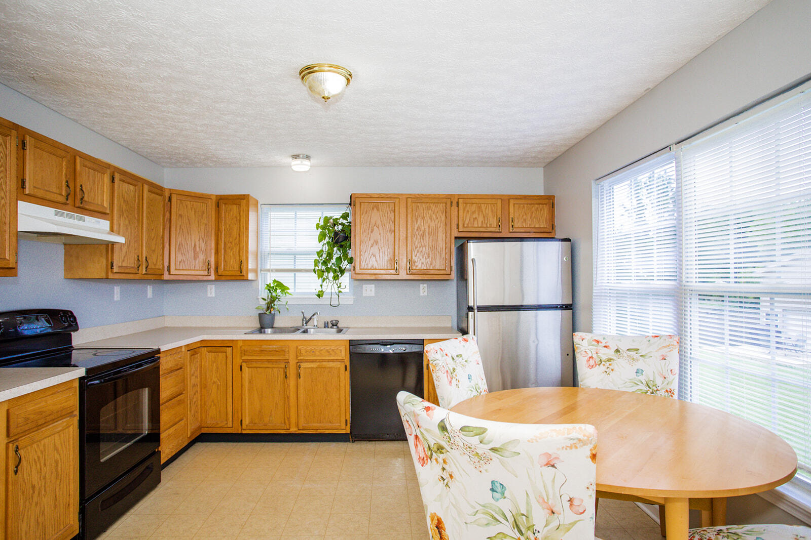 271 April Way Property Photo 11