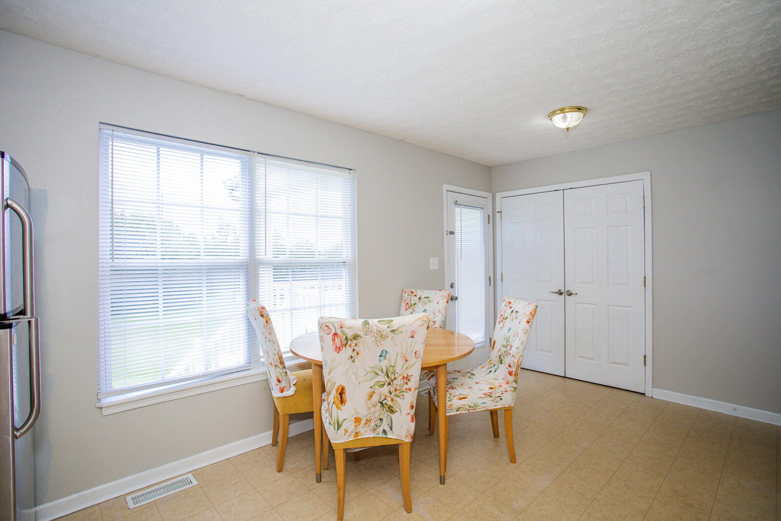 271 April Way Property Photo 14