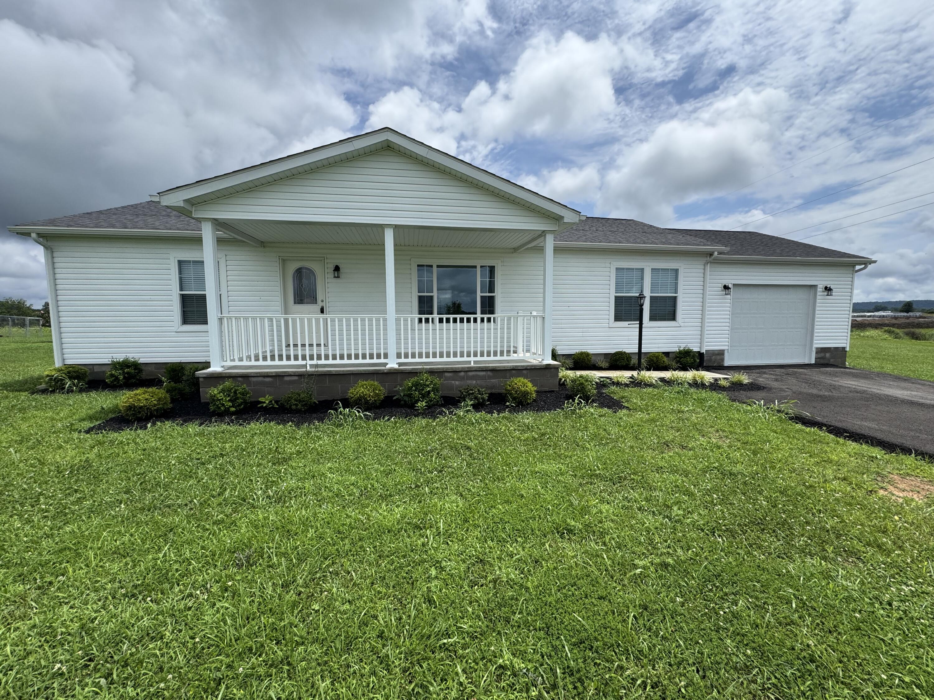 284 Aubrie Boulevard Property Photo 1