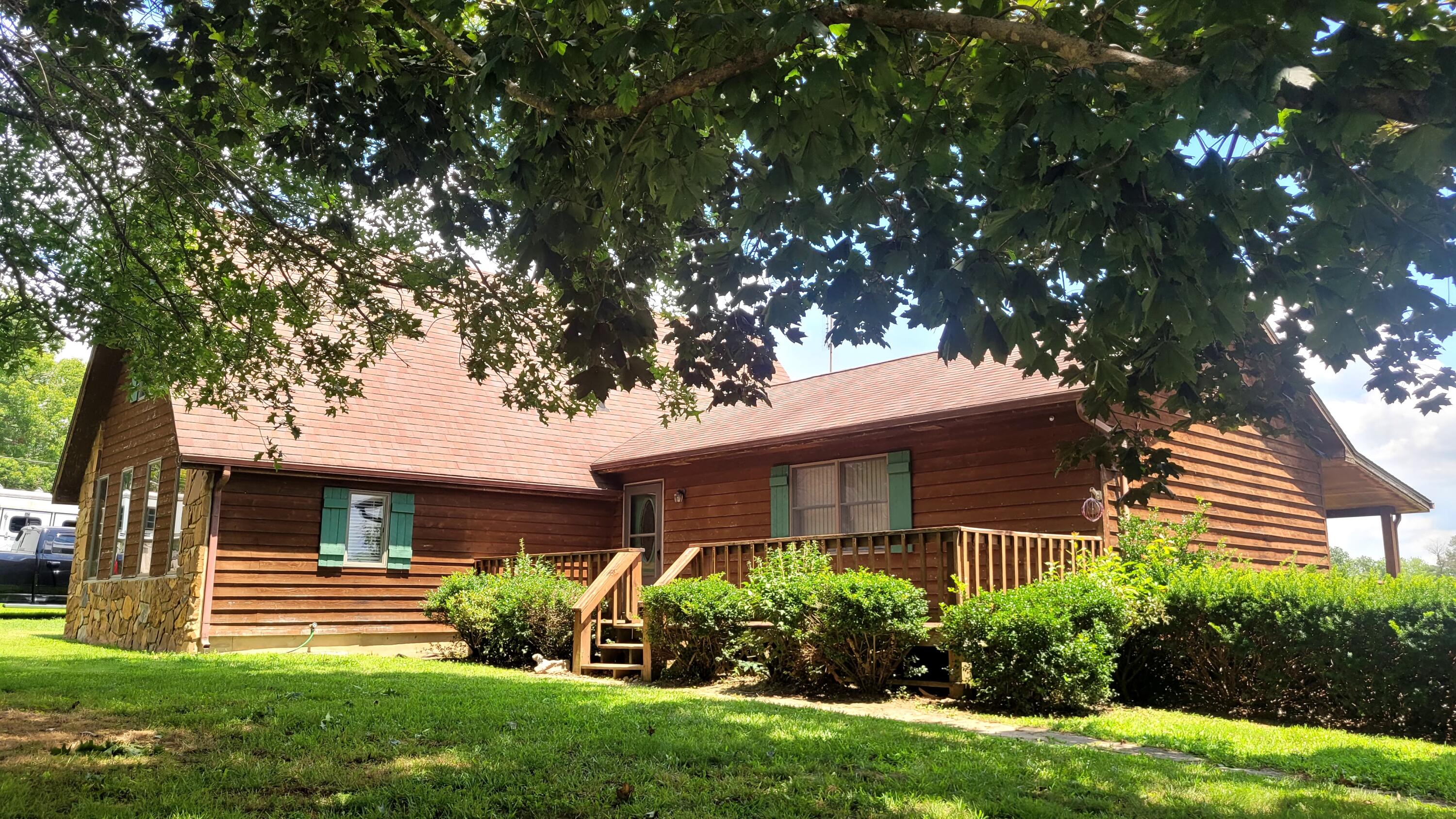 6758 Highway 1693 Property Photo 1