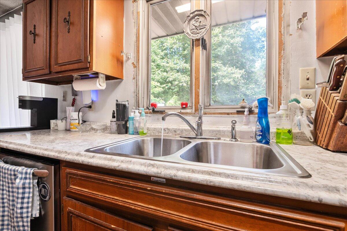 928 Indian Creek Road Property Photo 6