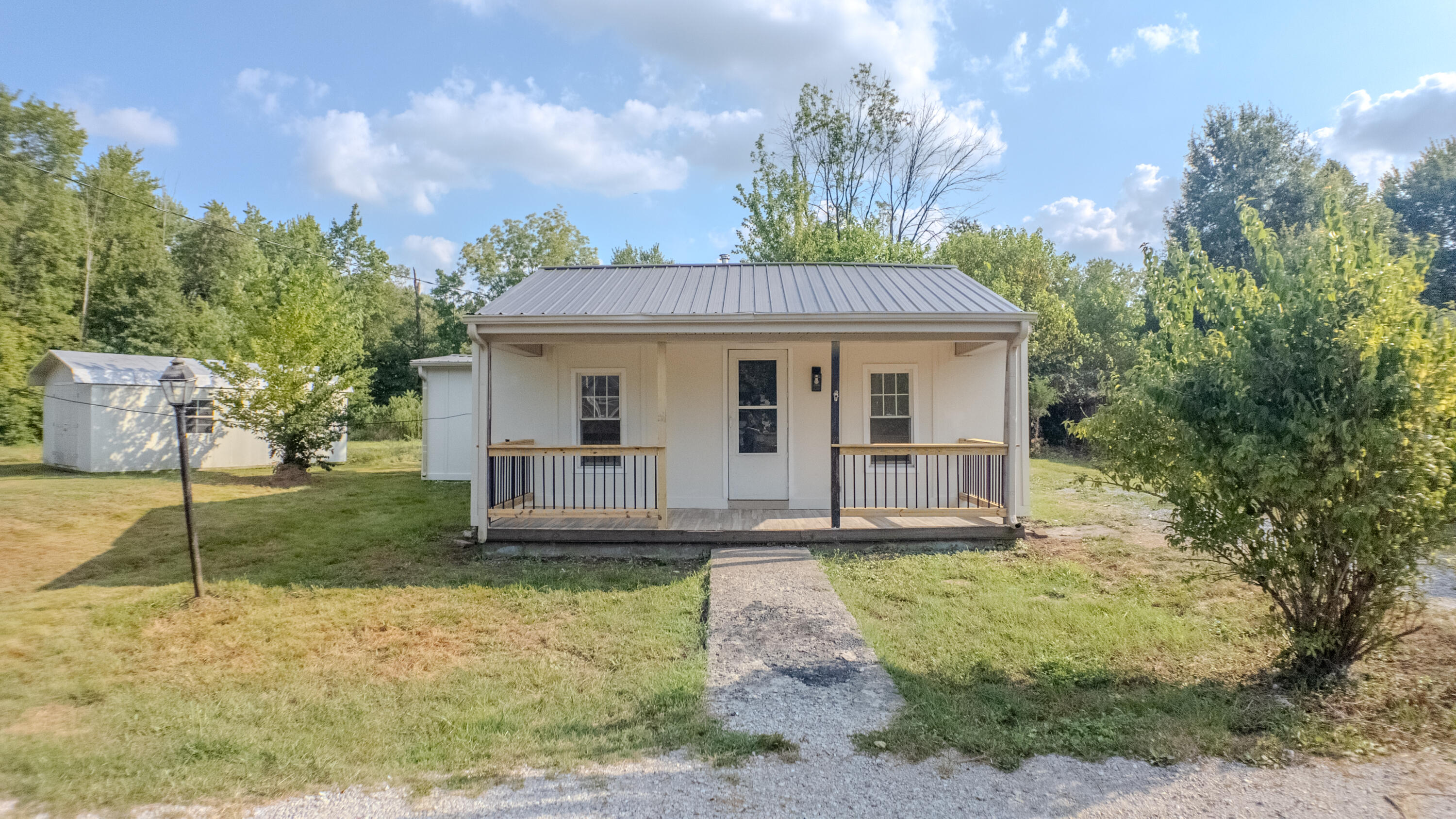 107 Carl Lane Property Photo 1
