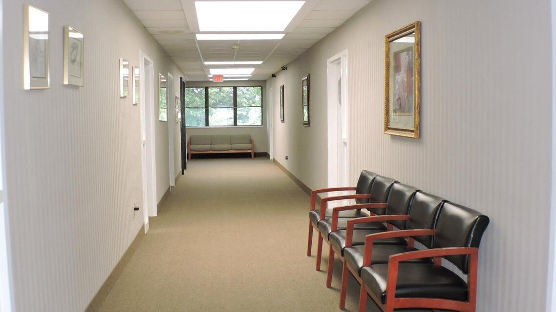 250 Foxglove Dr #4 Property Photo 3