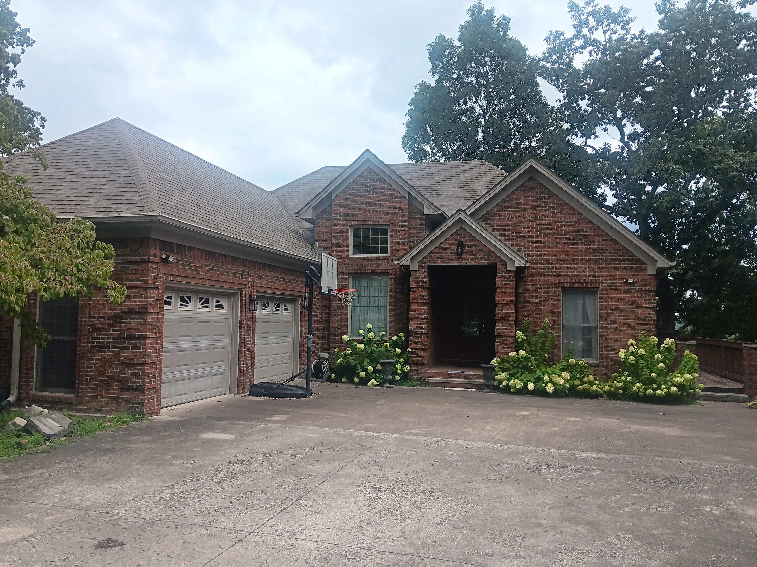 202 Oak Ridge Drive Property Photo 1