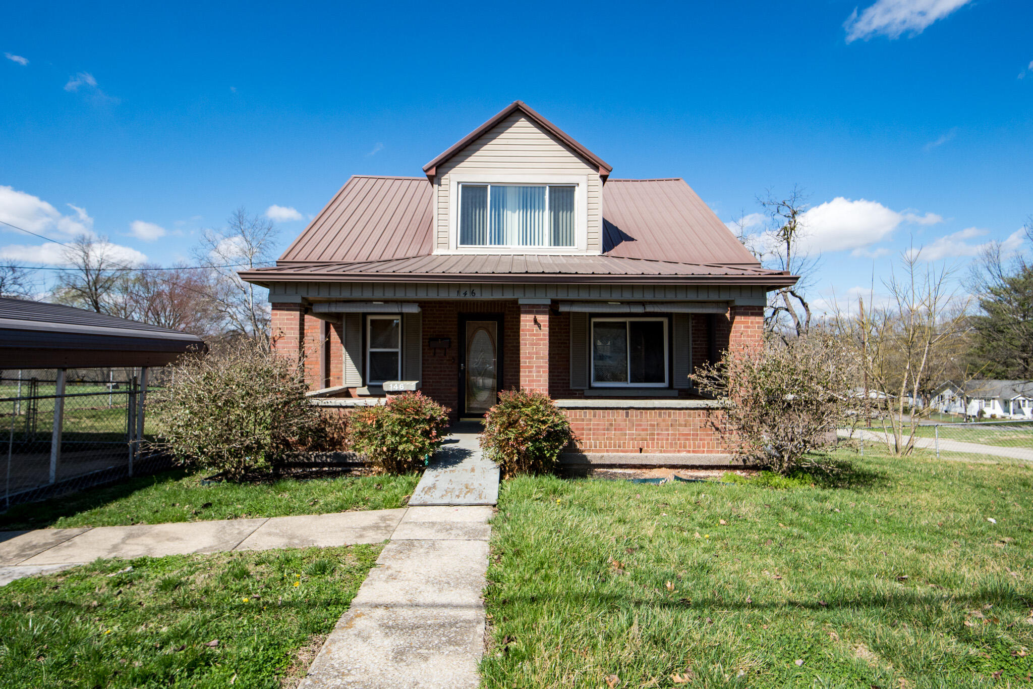 146 Cotter Avenue Property Photo 3
