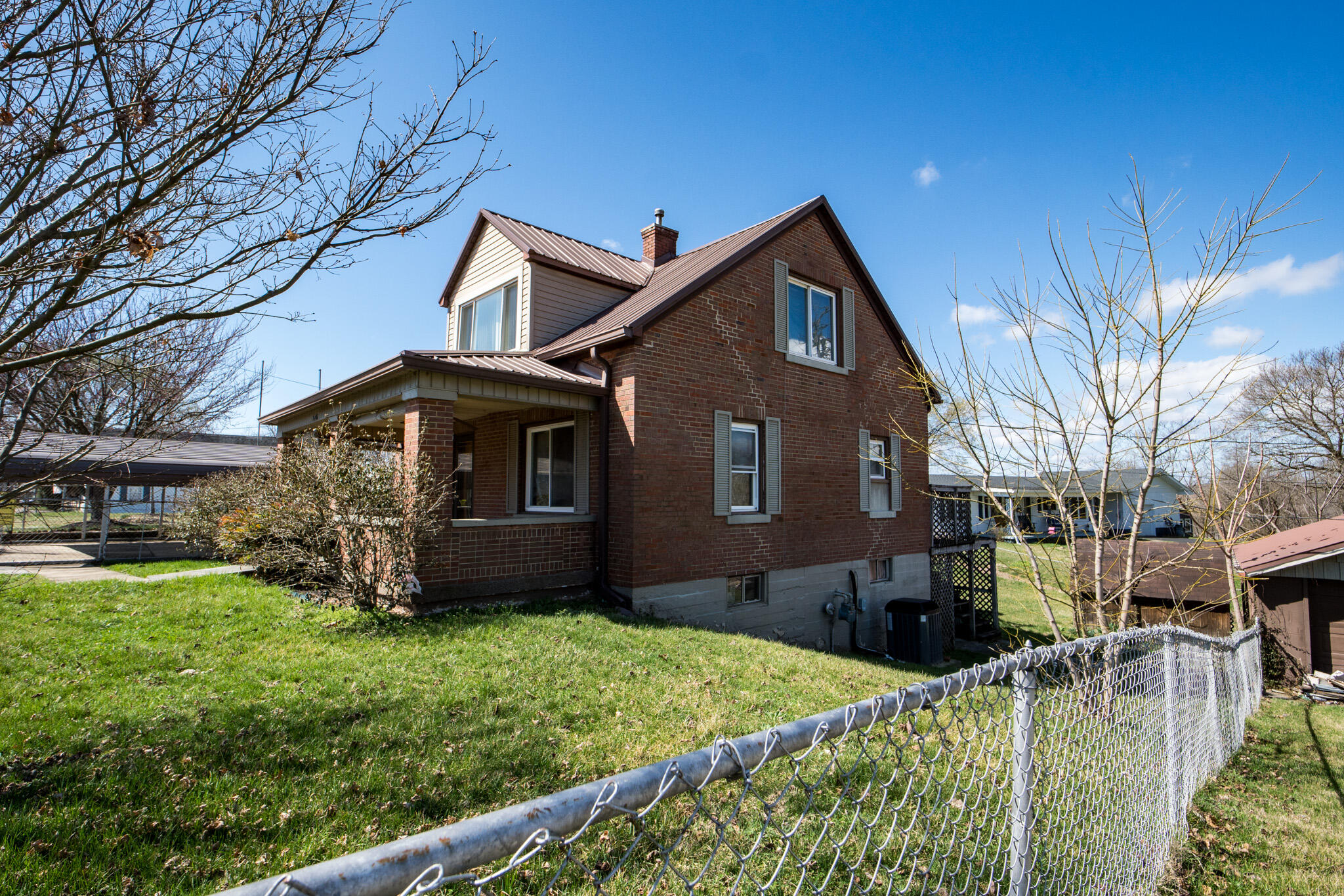 146 Cotter Avenue Property Photo 5