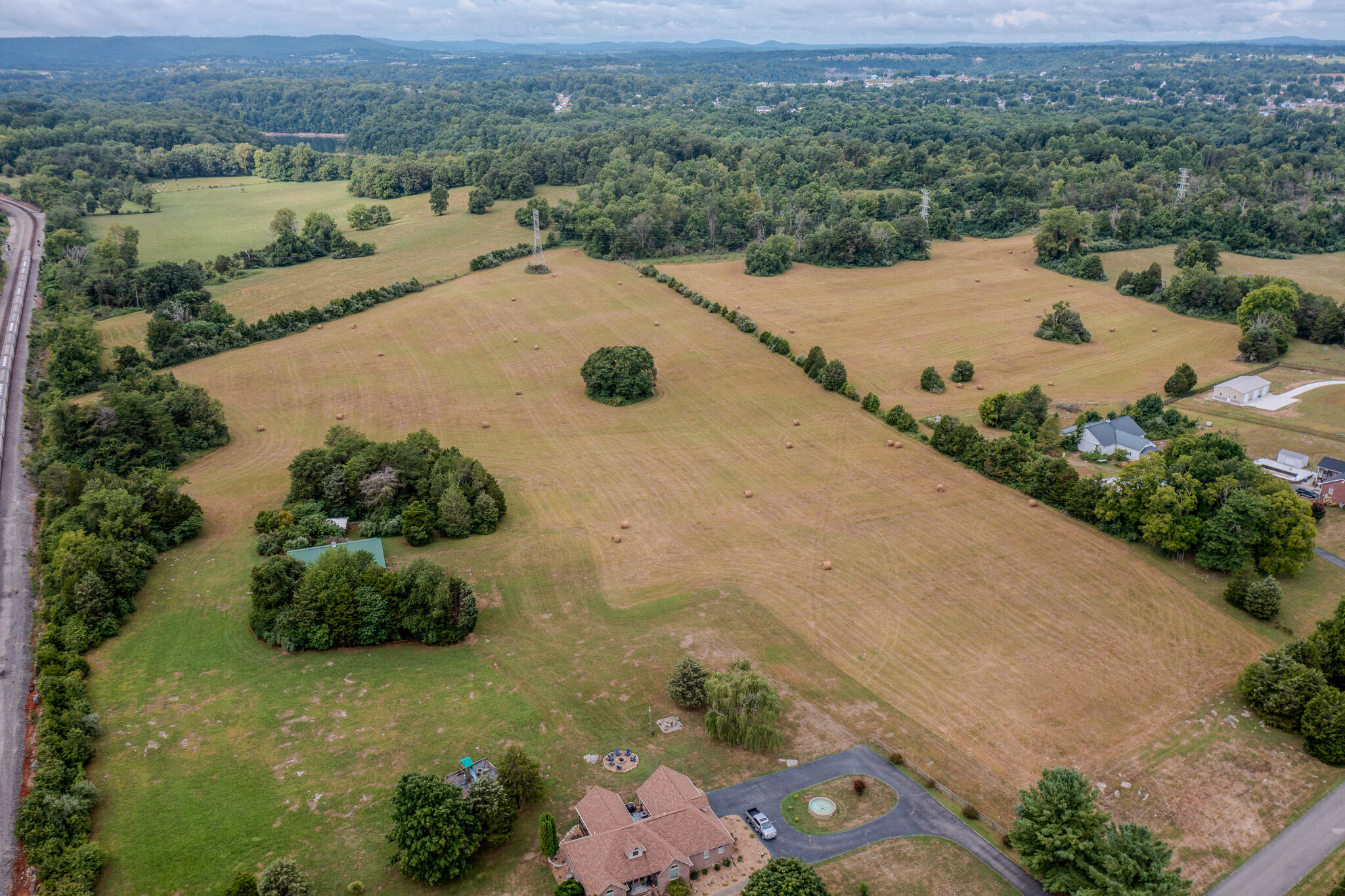 24 Cedar Pointe Drive Property Photo 9