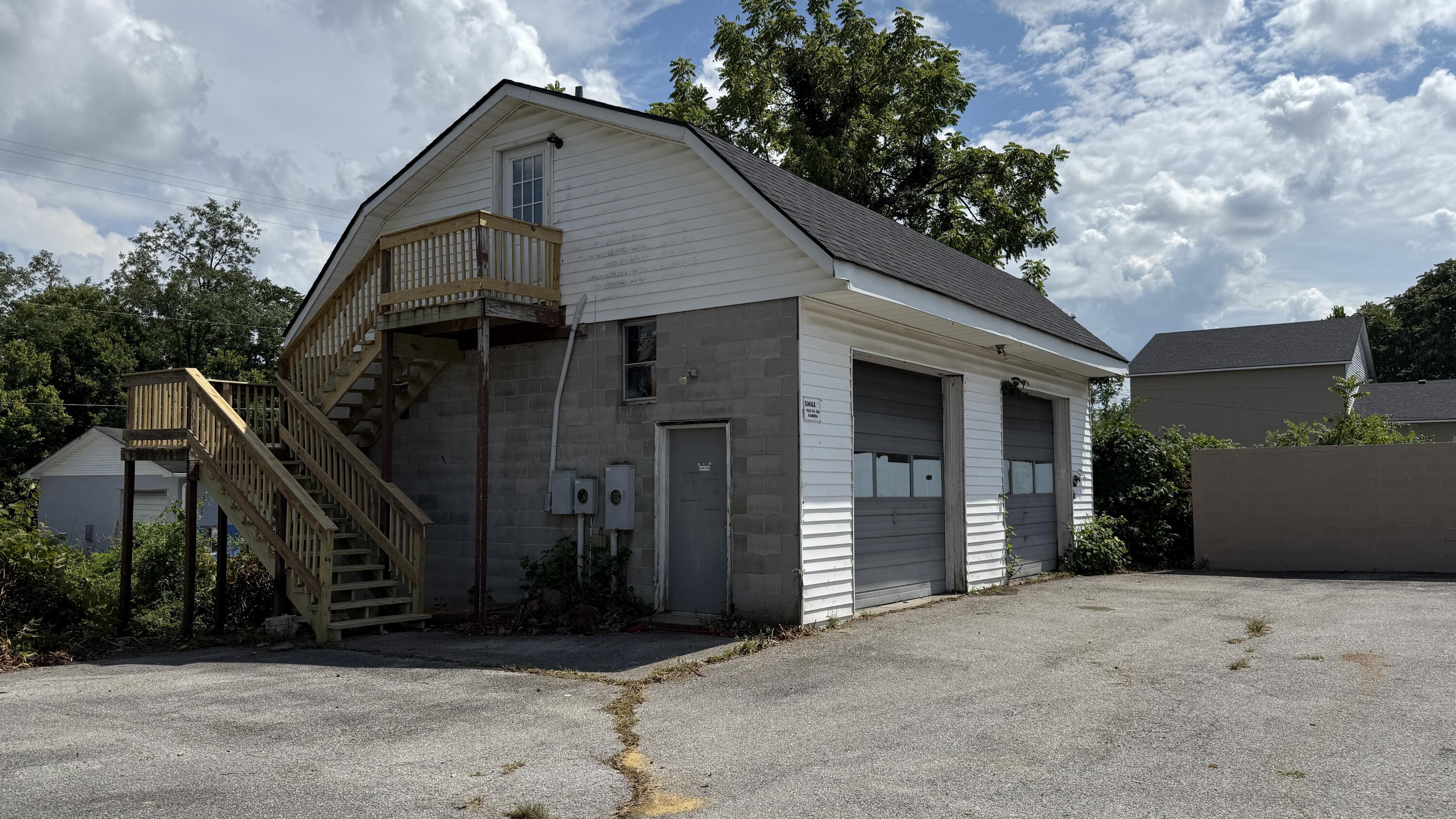 301 Steep Street Property Photo 10