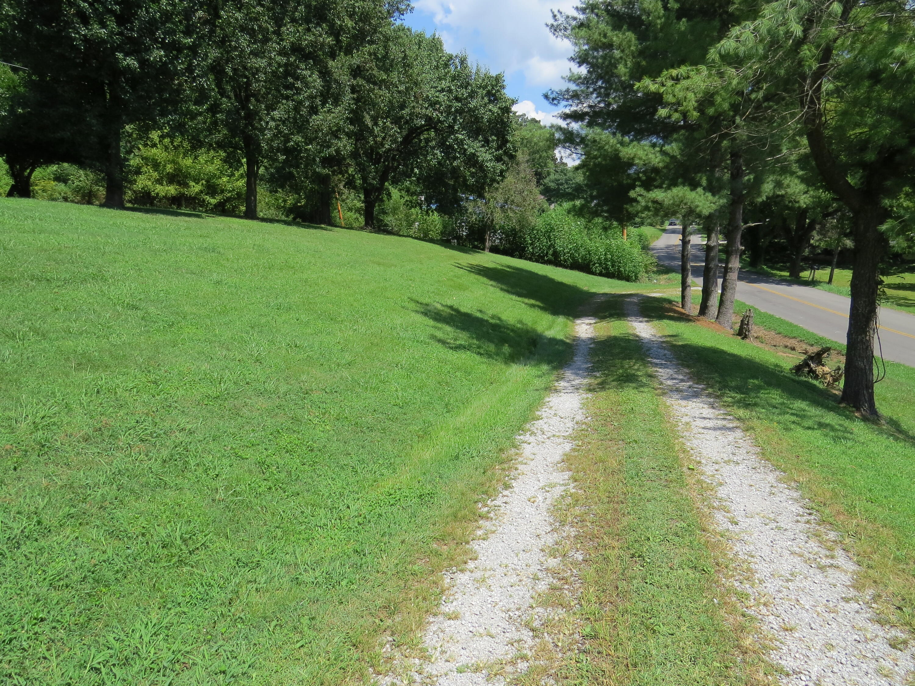 2266 Ky 459 Property Photo 3