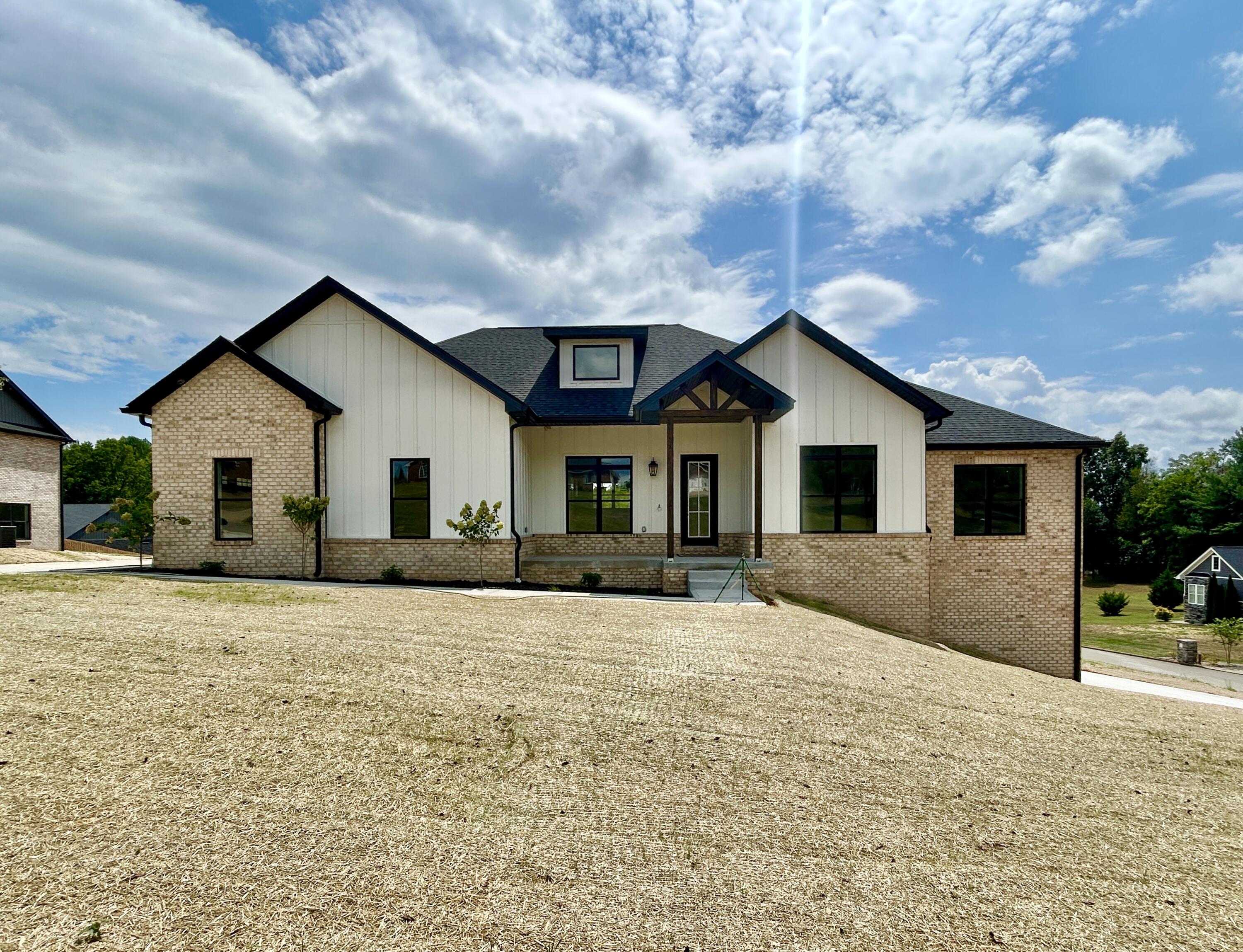 442 Woods Edge Drive Property Photo 1