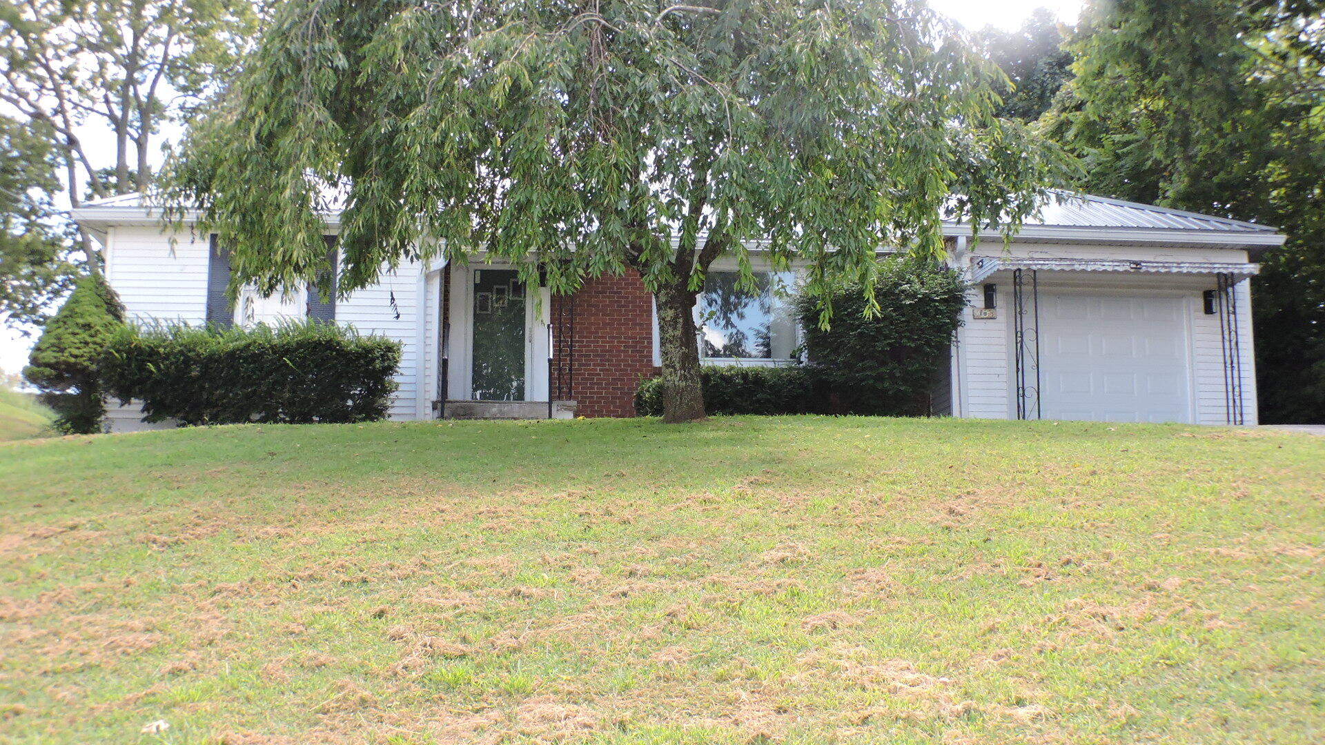 463 E High Street Property Photo 1