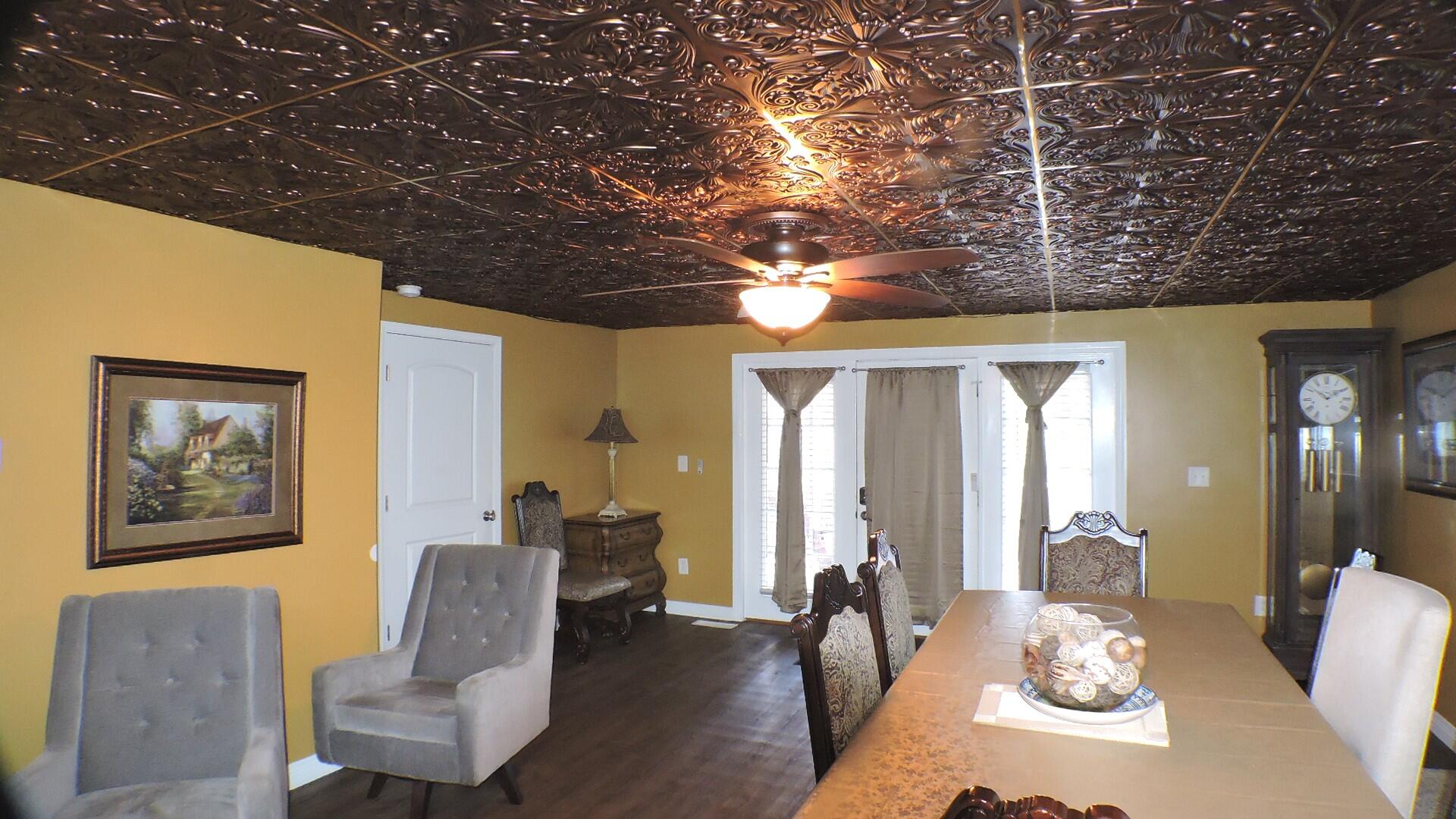 463 E High Street Property Photo 5