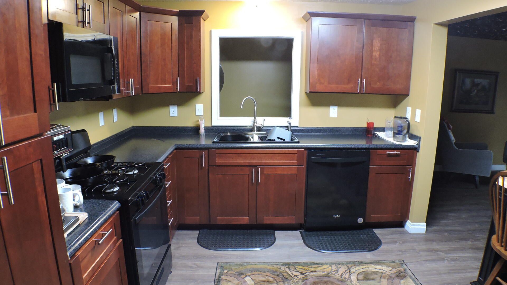 463 E High Street Property Photo 7