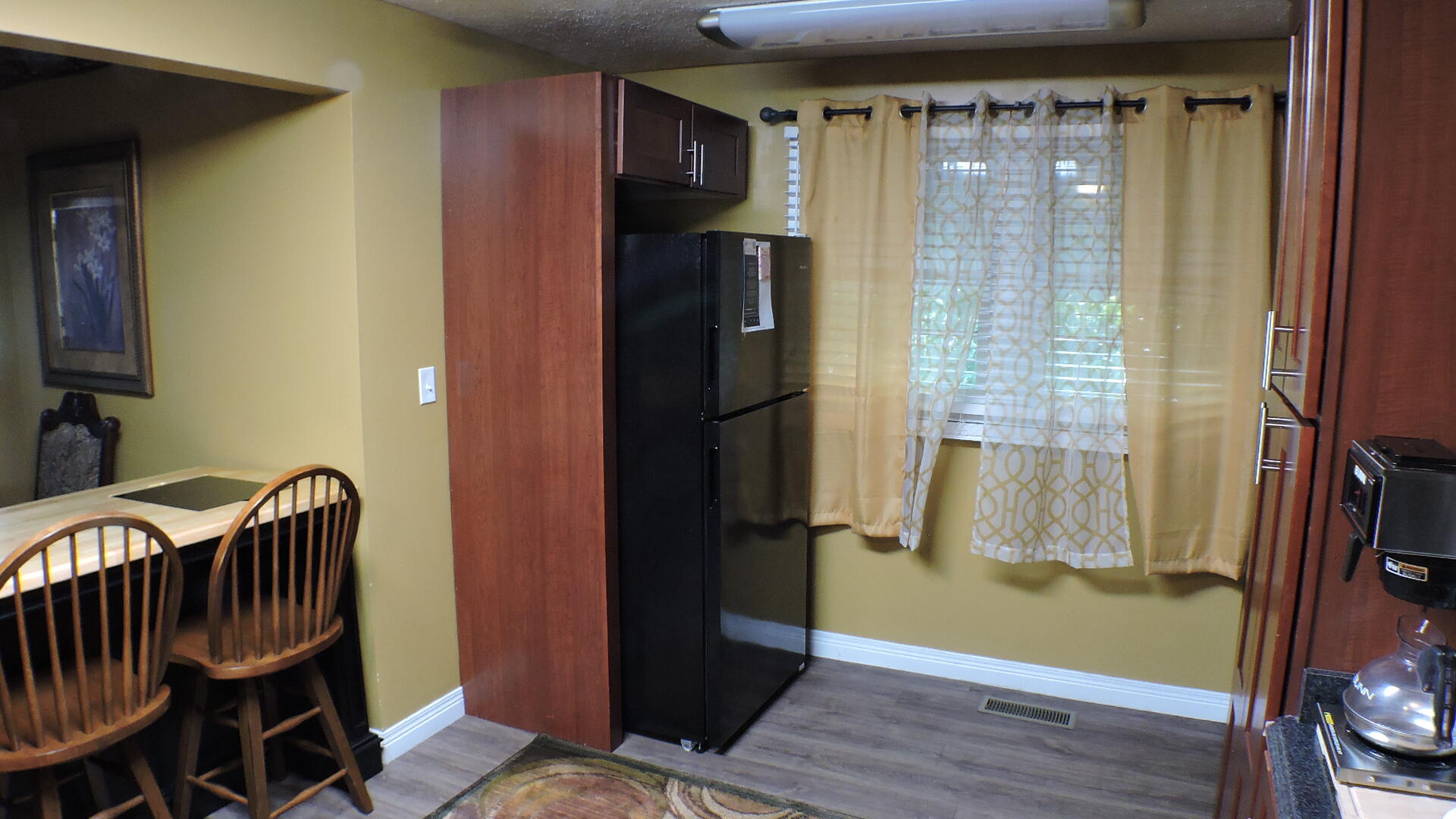 463 E High Street Property Photo 9